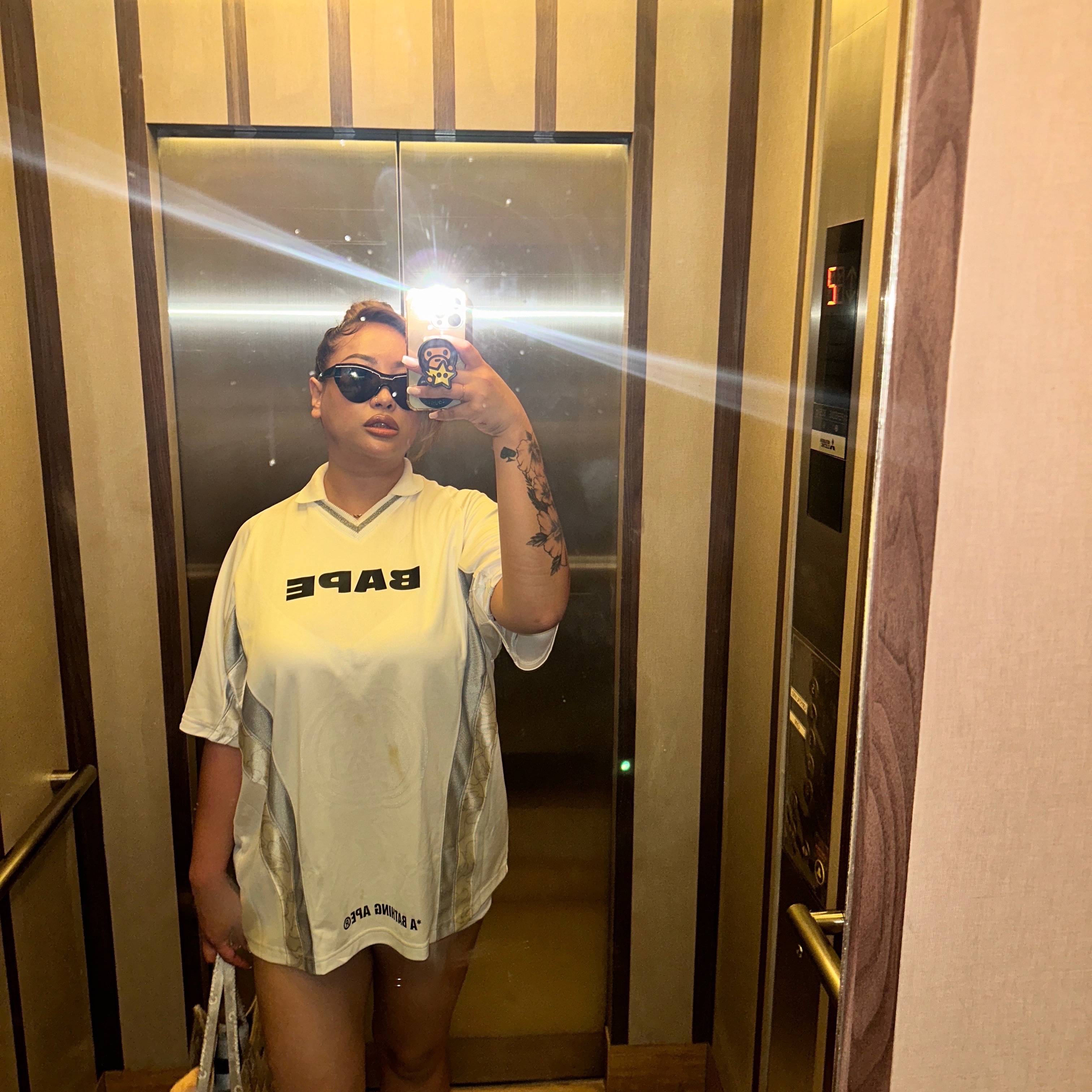 BAPE Multi Logo Relaxed Fit Soccer Jersey White, Supreme Woven Tote Grey - 24SS 착용 스타일 - 2