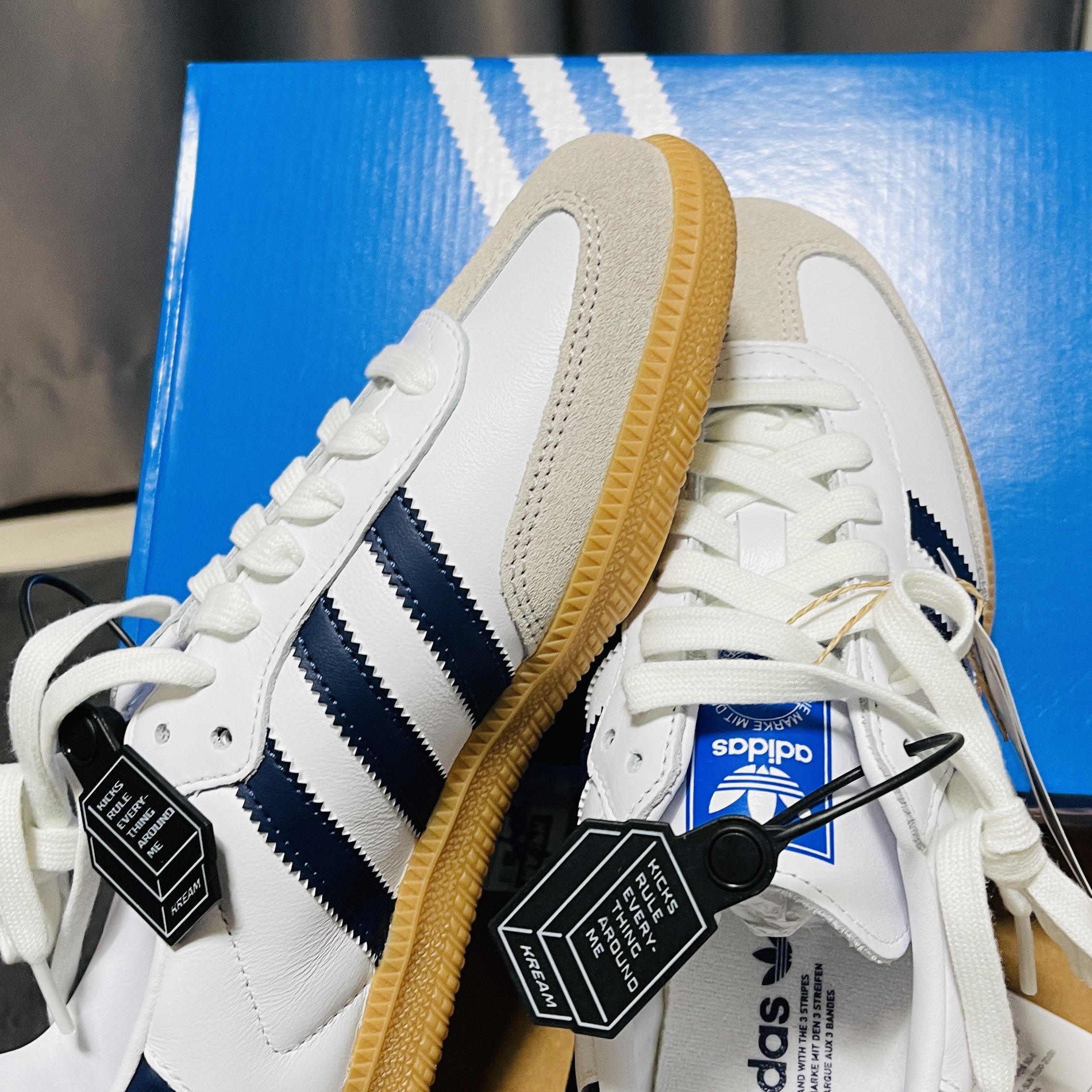 Adidas Samba OG Cloud White Night Indigo 착용 스타일 - 3