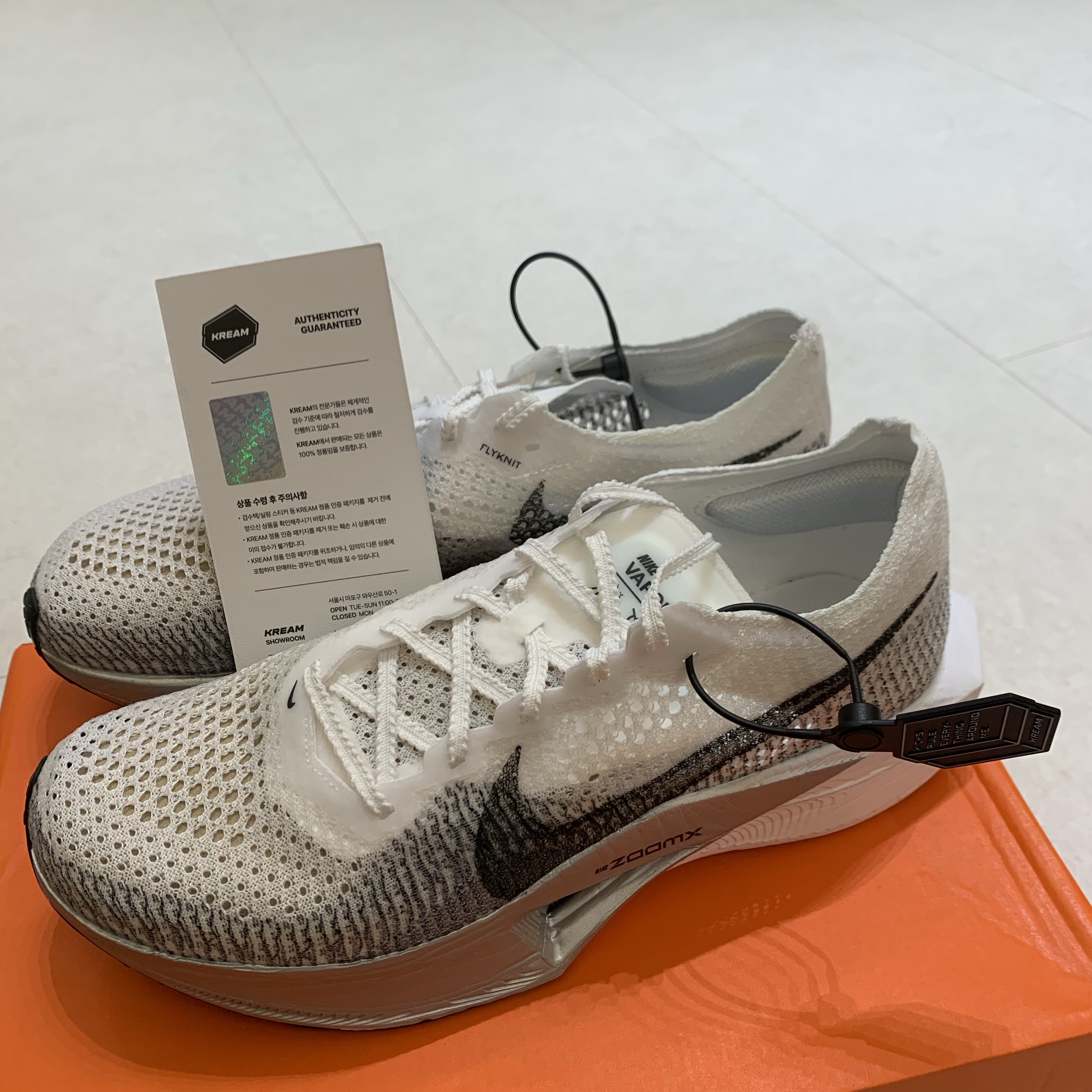 Nike ZoomX Vaporfly Next% 3 White Grey 착용 스타일