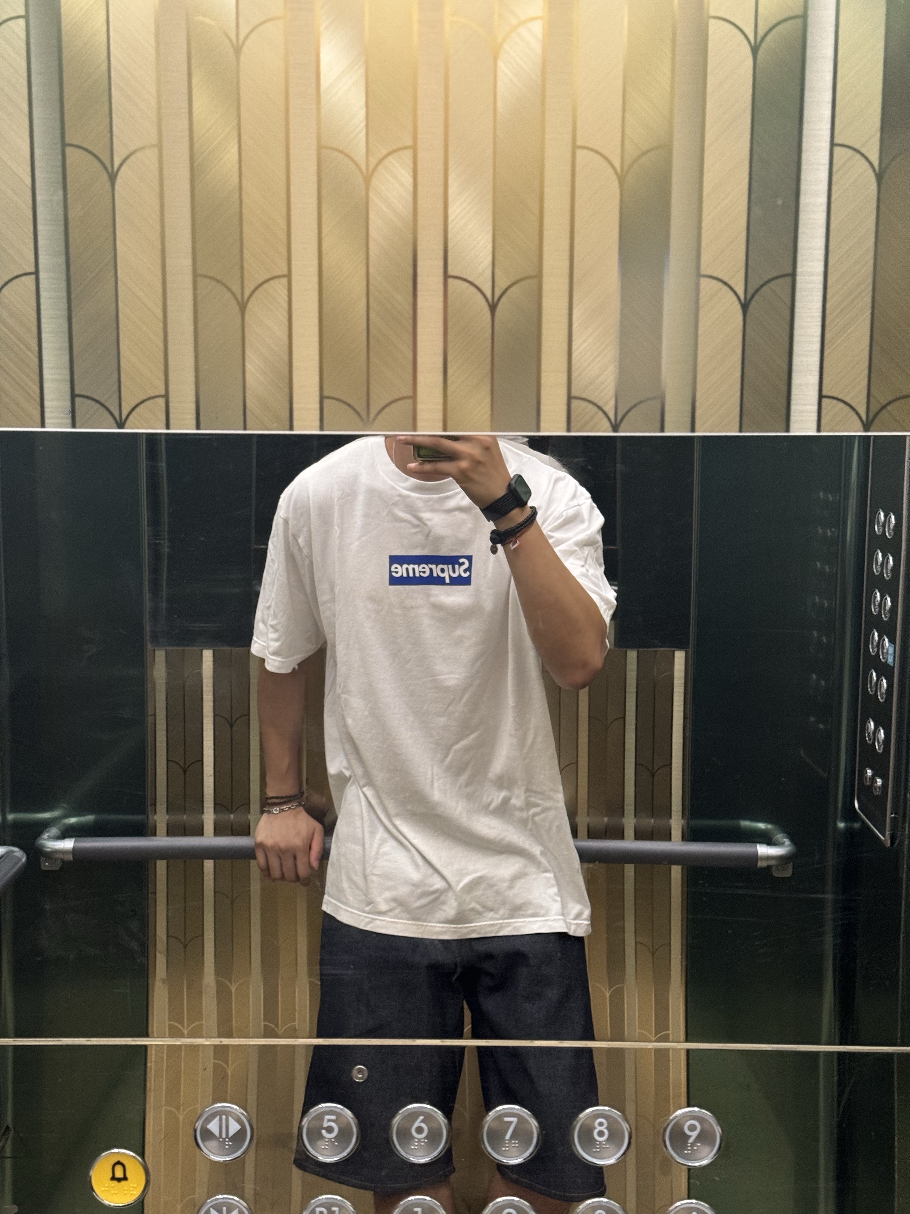 Supreme Seoul Box Logo T-Shirt White - 23FW, Supreme Rigid Baggy Selvedge Denim Short Rigid Indigo 착용 스타일 - 1
