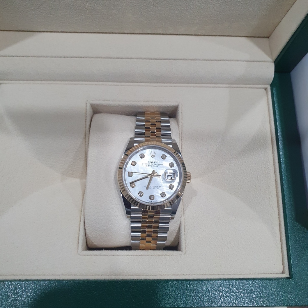 Rolex Datejust 36mm 126233 MoP Diamond-Set Jubilee 착용 스타일