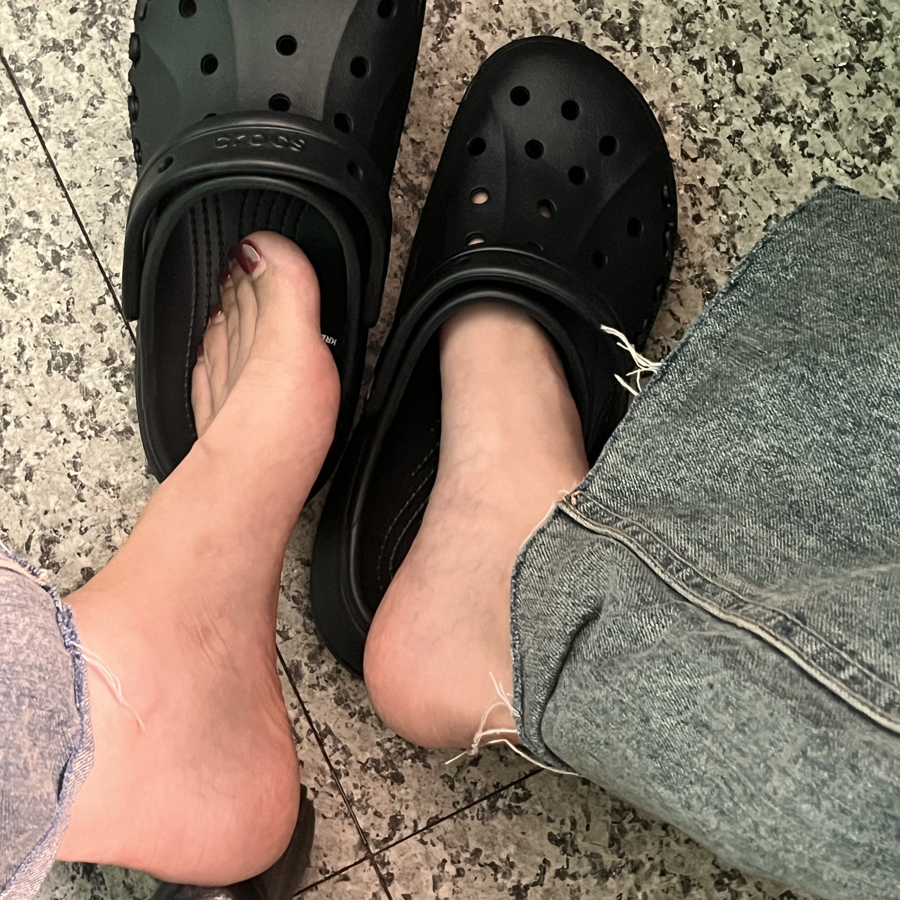 (W) Crocs Baya Platform Clog Black 착용 스타일