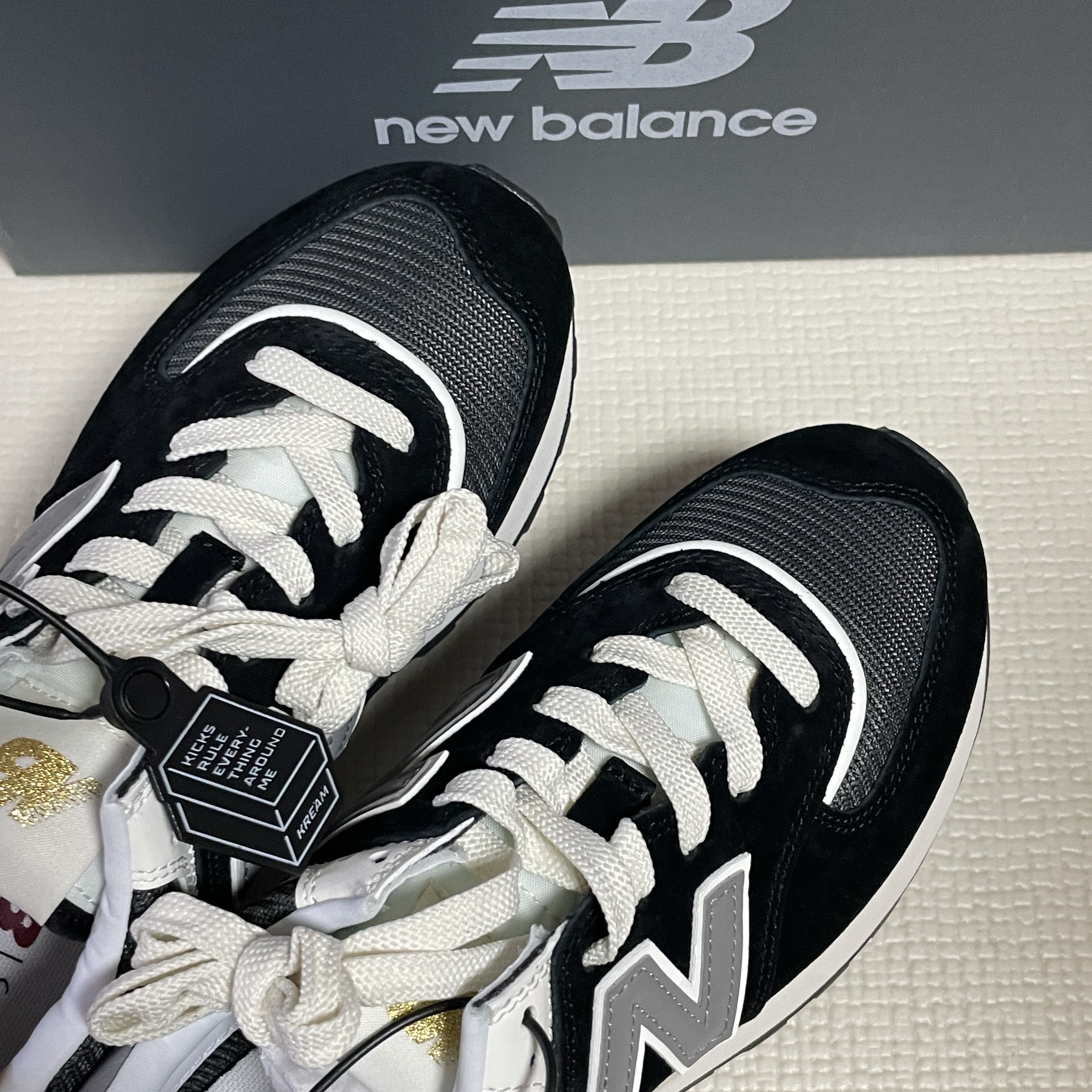 New Balance 574 Legacy Black 착용 스타일 - 2
