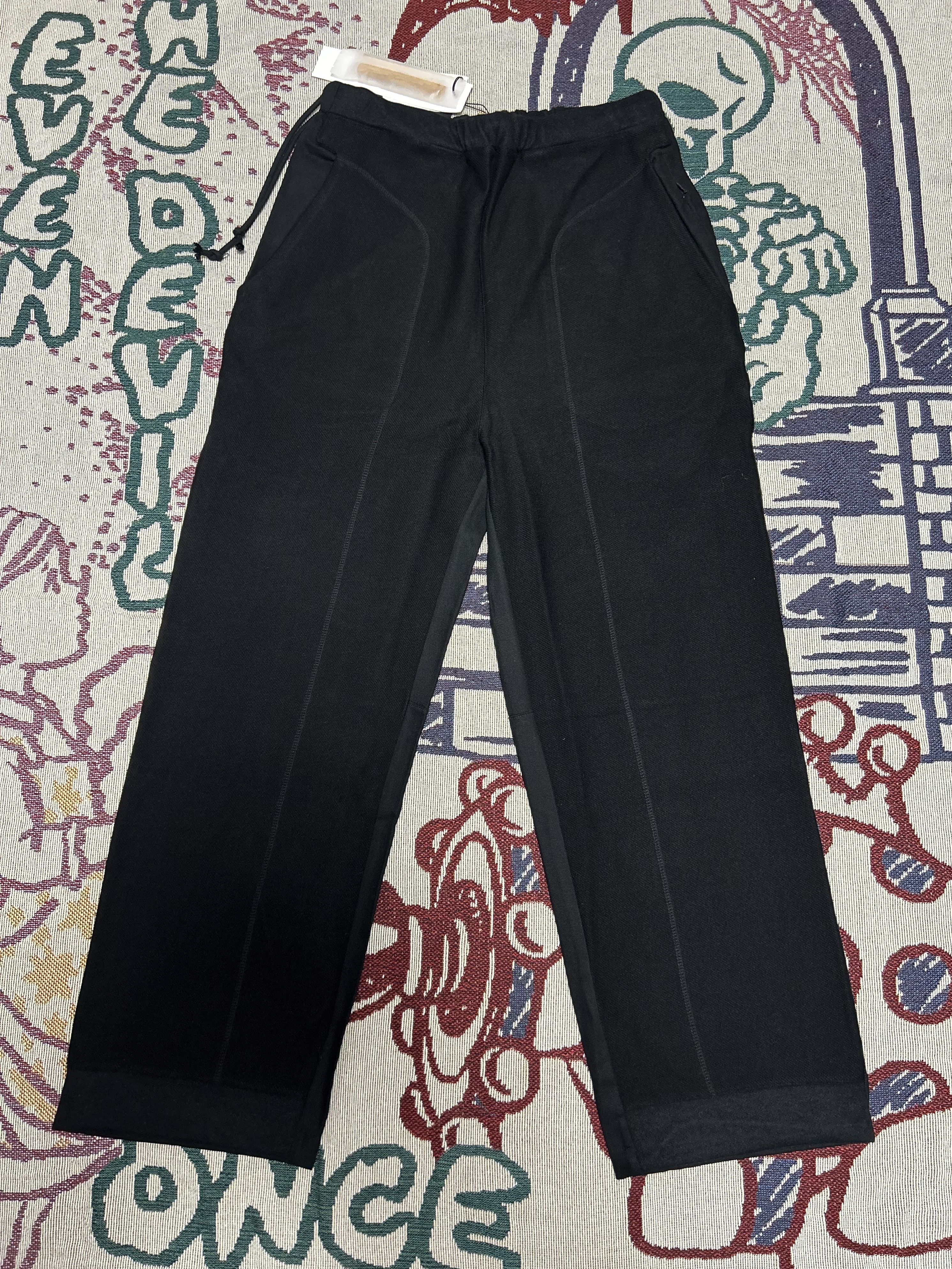 Xlim Ep.4 06 Trousers Black 착용 스타일 - 1