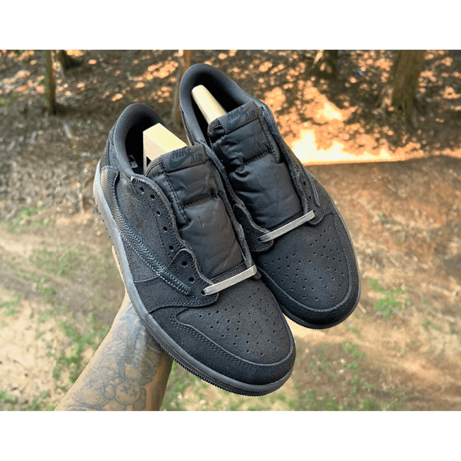 Jordan 4 x Travis Scott Retro Cactus Jack, Nike x Travis Scott Air Max 1 Cact.us Brown 착용 스타일 - 2