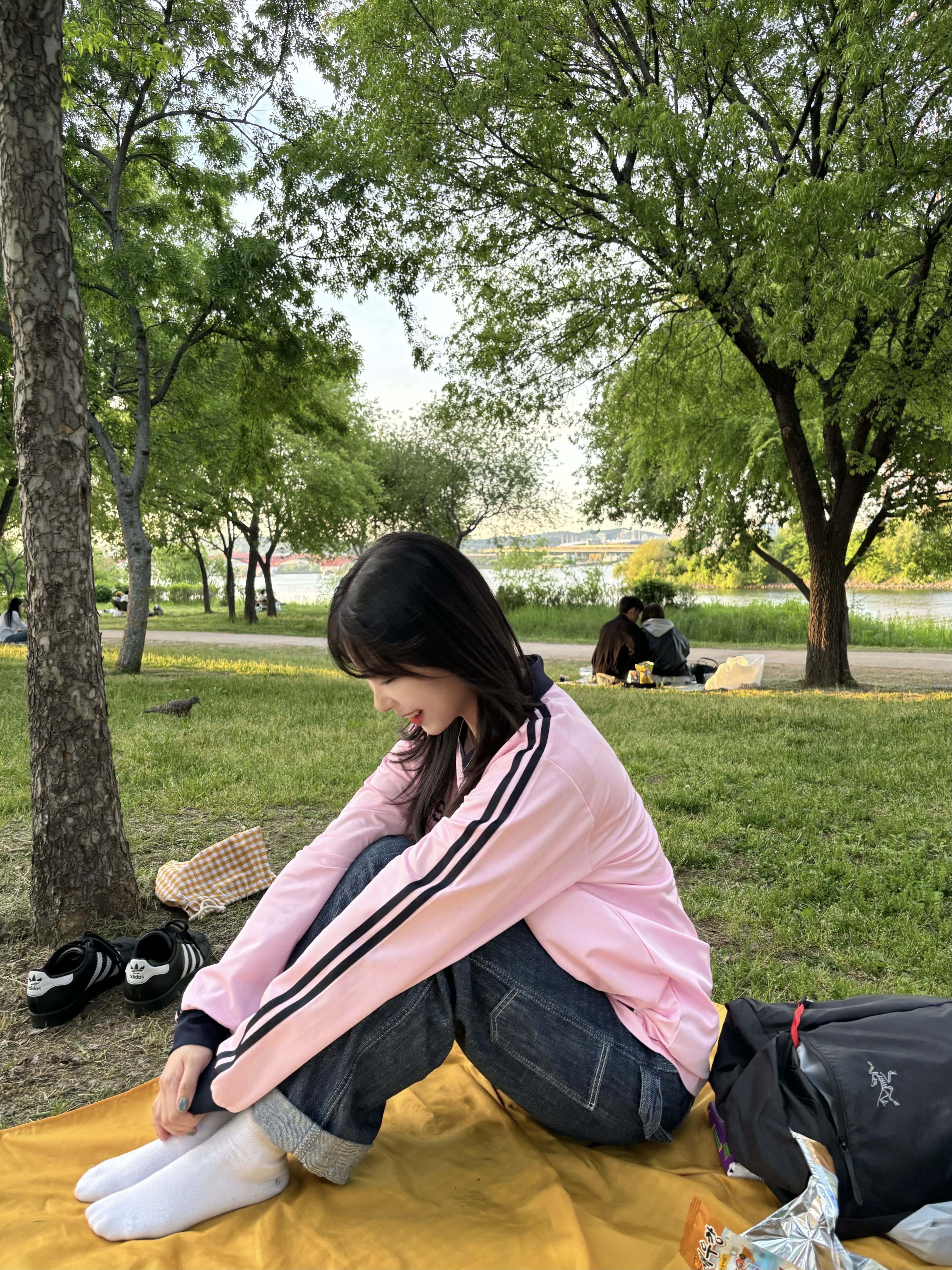 Arc'teryx Heliad 10 Backpack Black, Cosymosy Ugly Bird Keyring White 착용 스타일 - 2