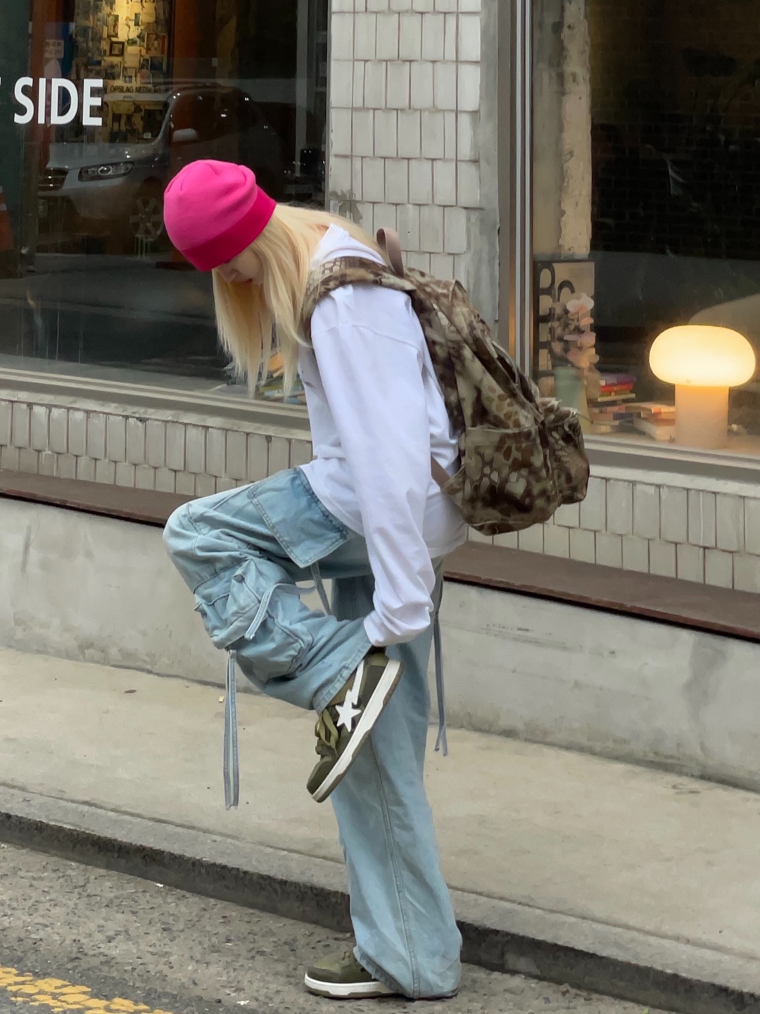Supreme Chino Pants Black Stars - 22SS, BAPE x JJJJound Bape Sta Low White Light Grey 착용 스타일 - 4