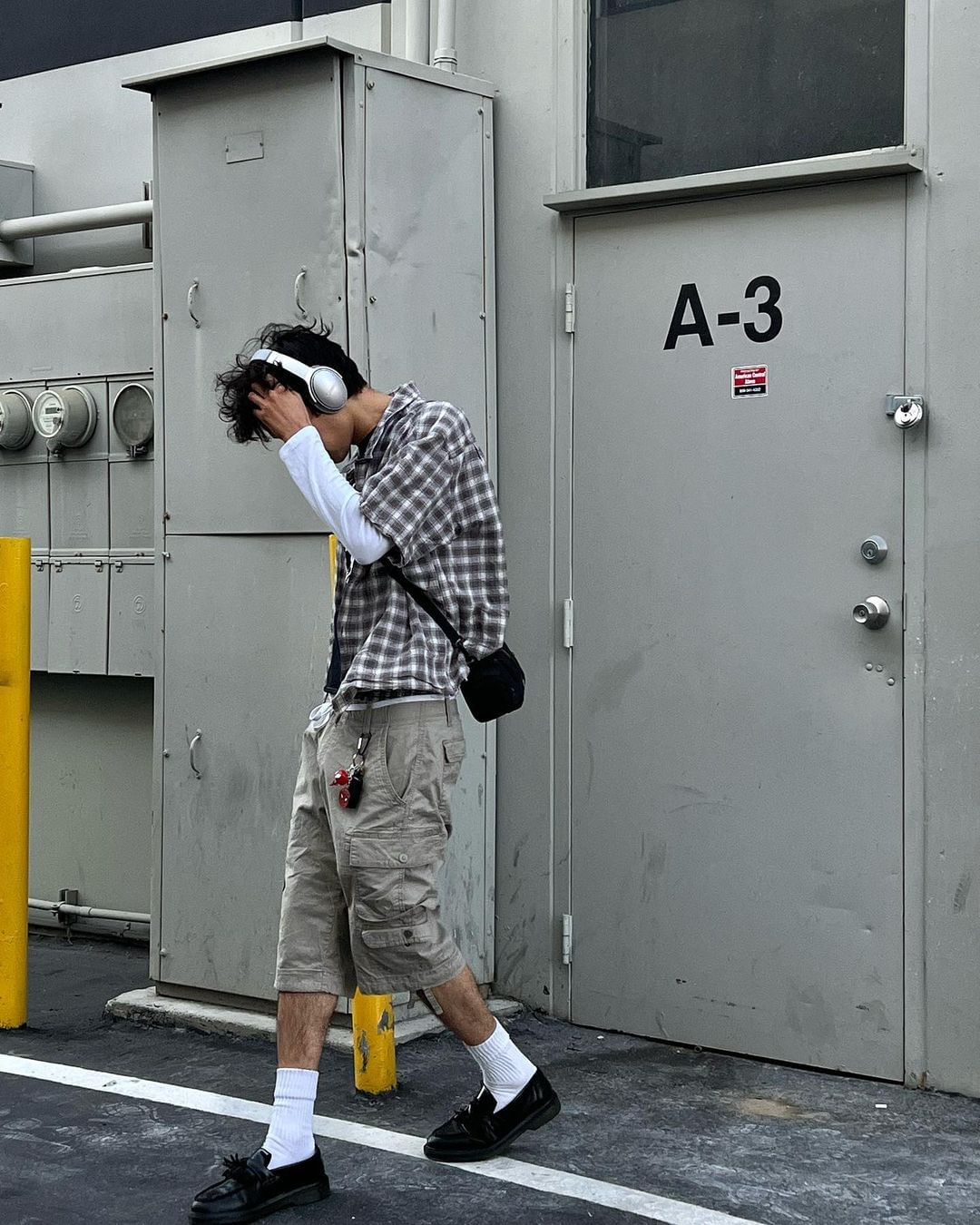 Nonnod Side Cargo Shorts Khaki, Human Made Cargo Shorts Olivedrab 착용 스타일 - 4