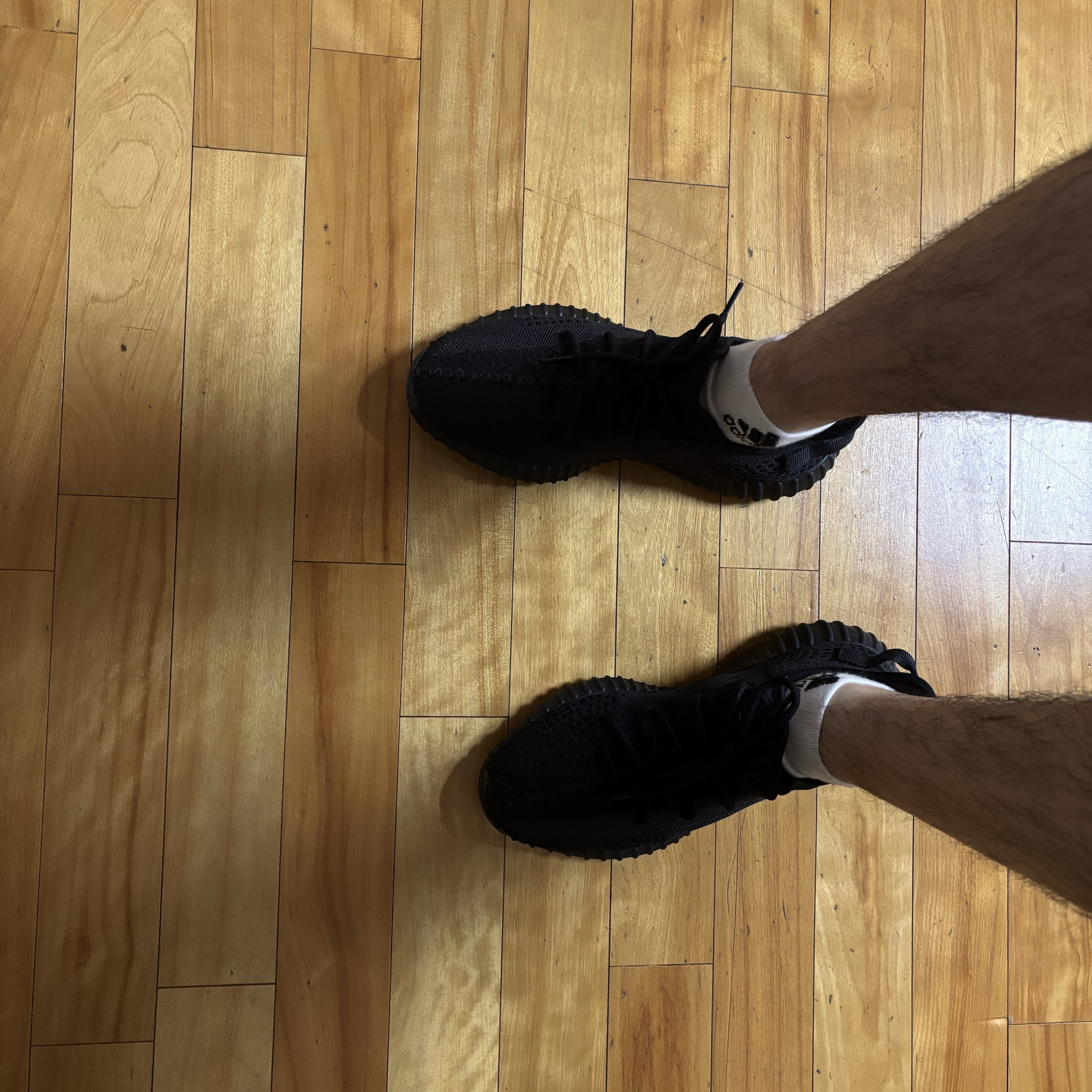 Adidas Yeezy Boost 350 V2 Onyx 착용 스타일