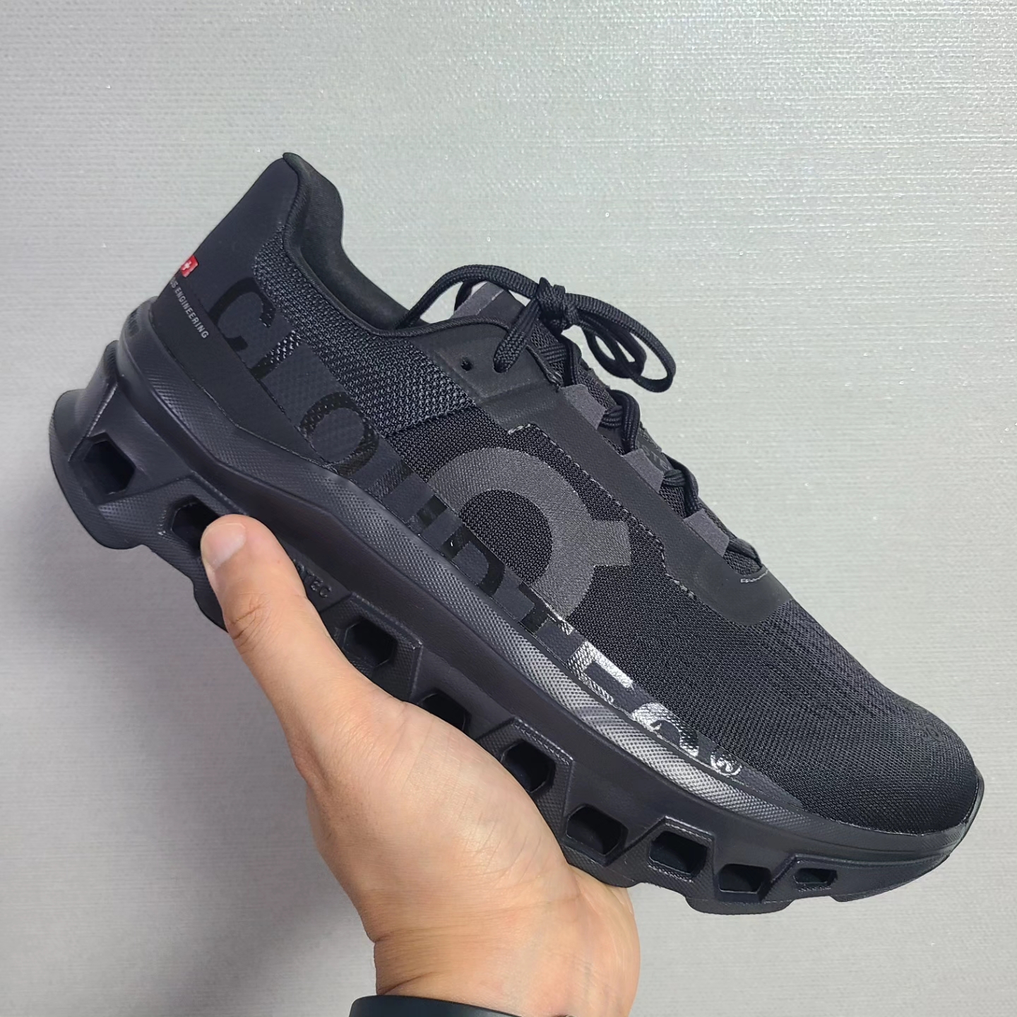 On Running Cloudmonster All Black 착용 스타일