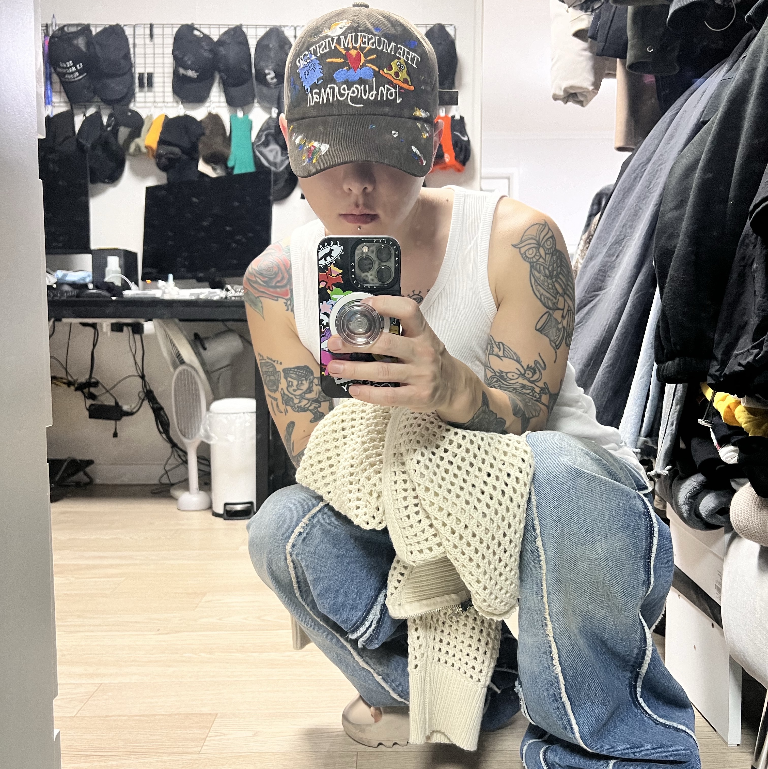 The Museum Visitor x Jon Burgerman Hand Painted Pizza & Poch Corduroy Ball Cap Brown, Adidas Yeezy Slide Bone 2022/2023 착용 스타일