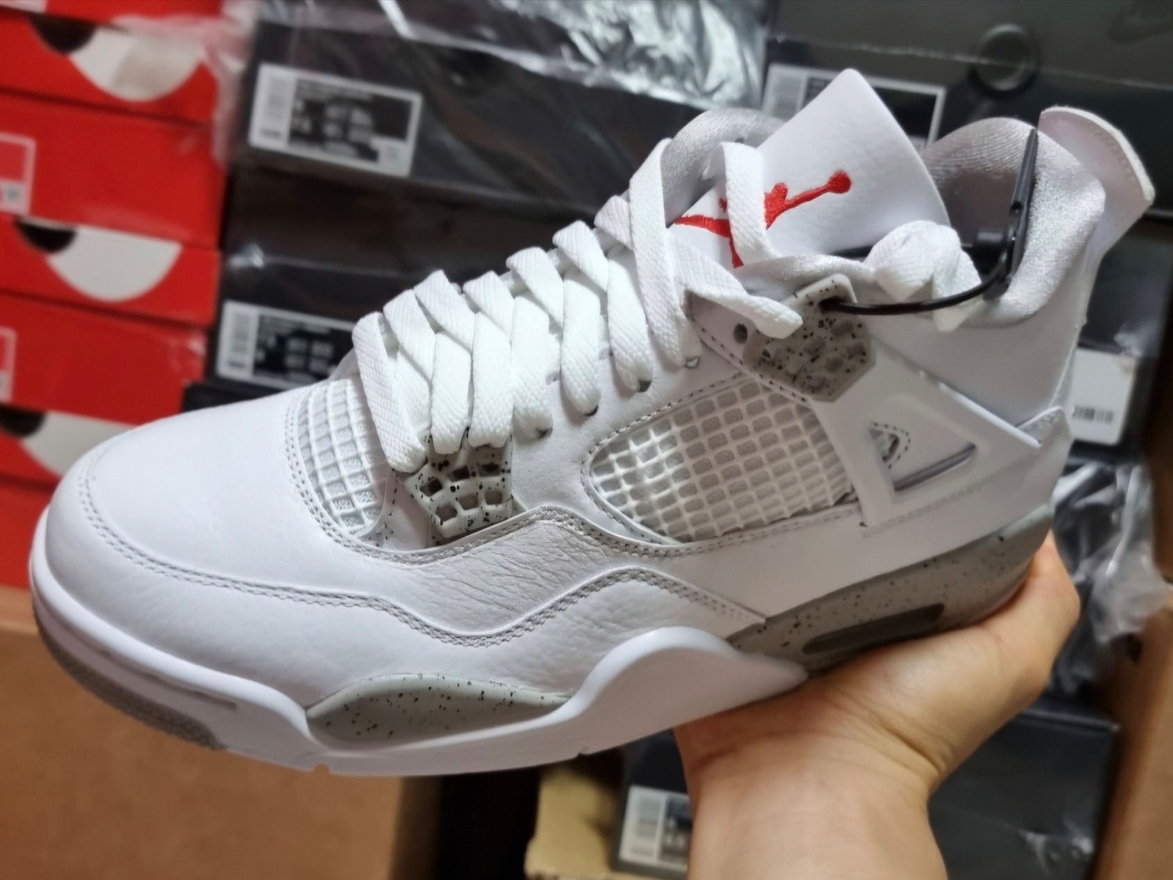 Jordan 4 Retro Tech White 착용 스타일