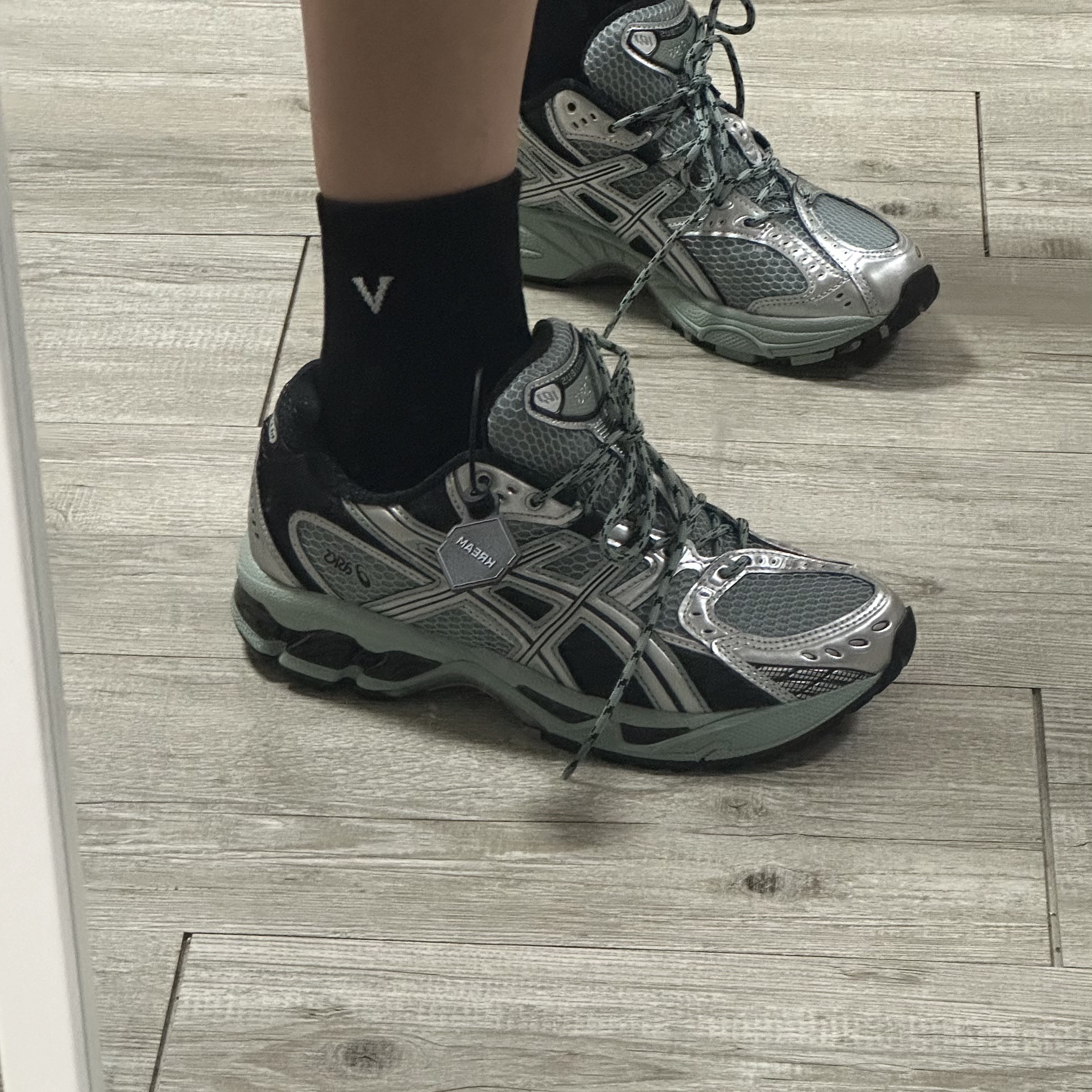 Asics Gel-Nimbus 10.1 Ocean Haze Pure Silver 착용 스타일 - 2