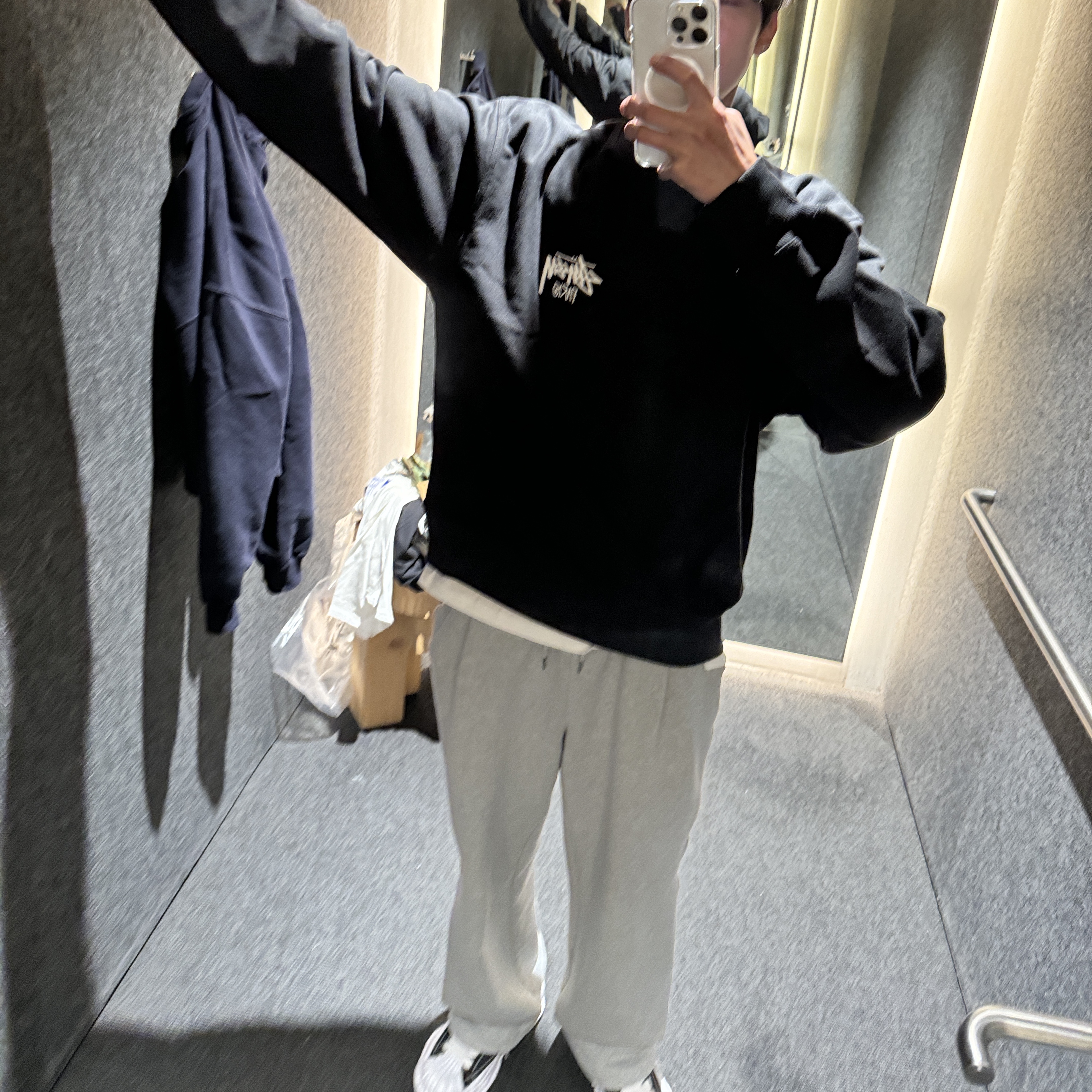 Stussy Stock Paris Crew Black, Maison Mihara Yasuhiro Blakey OG Sole Canvas Low-top Sneakers Black White 착용 스타일