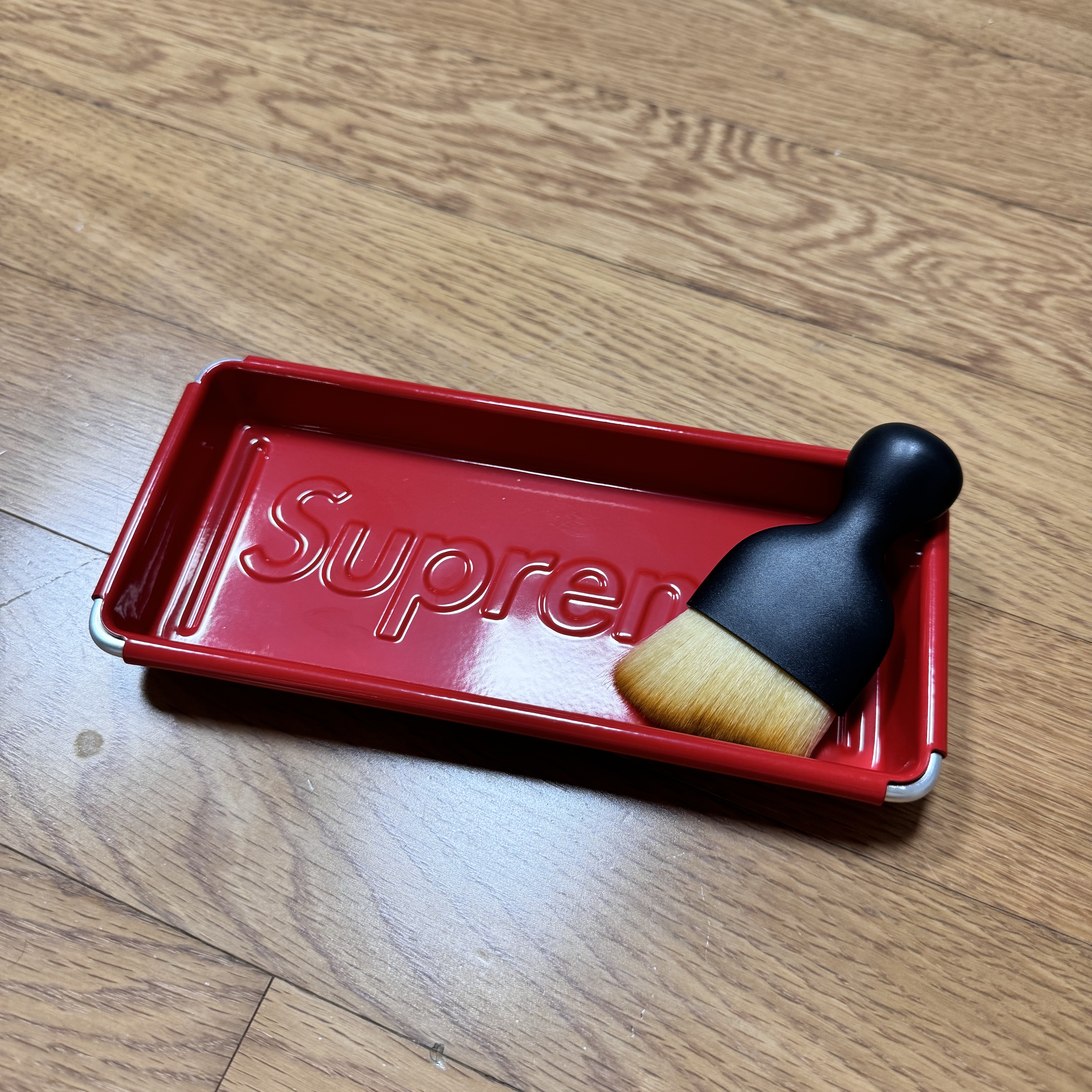 Supreme x Dulton Tray Red - 23SS 착용 스타일