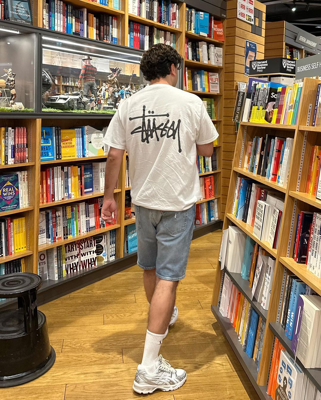 Stussy Basic Stussy T-Shirt White 2024, 2025, Stussy World Tour T-Shirt White 착용 스타일 - 3