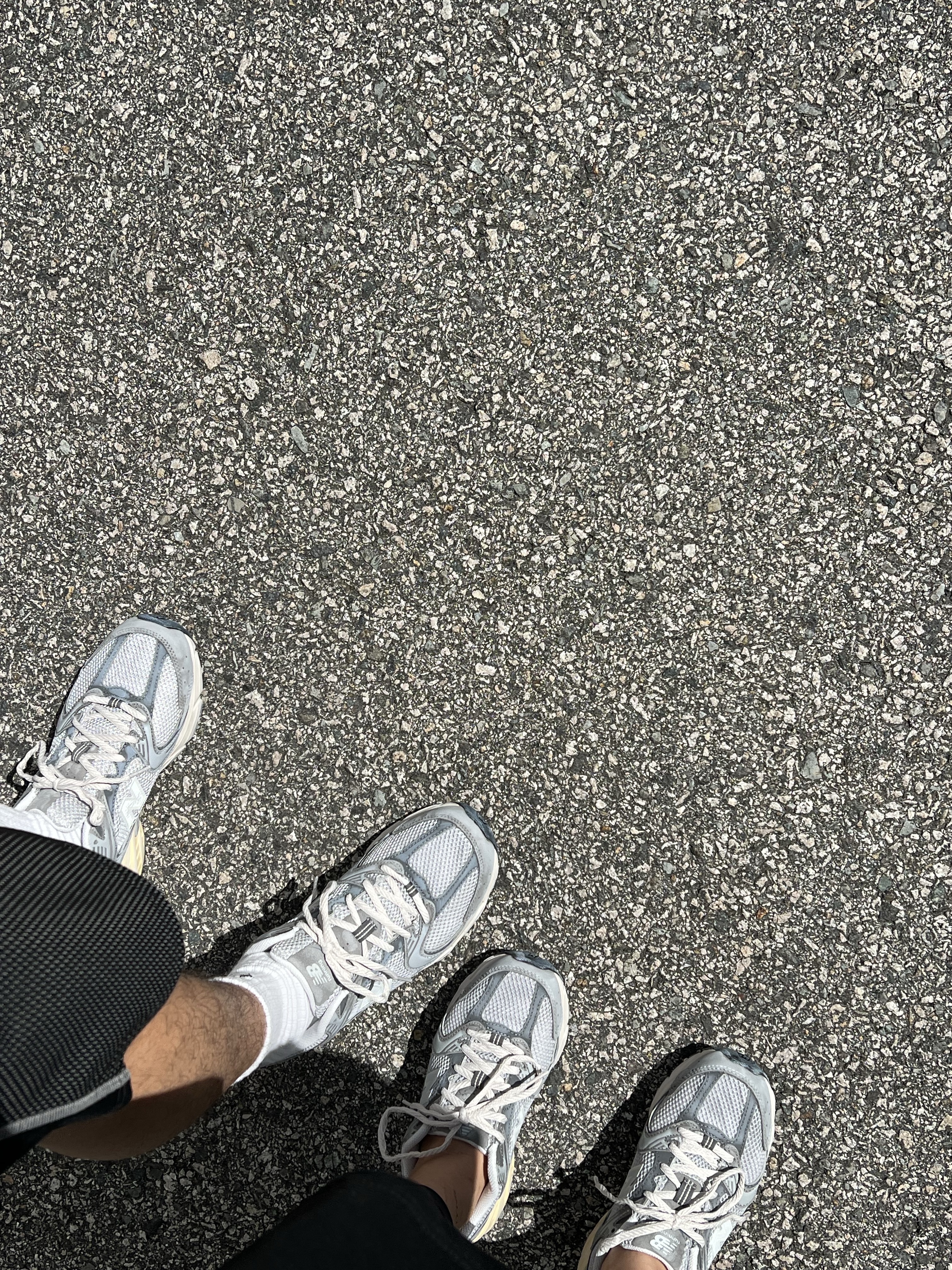 New Balance 530 Premium Vintage Grey Matter 착용 스타일