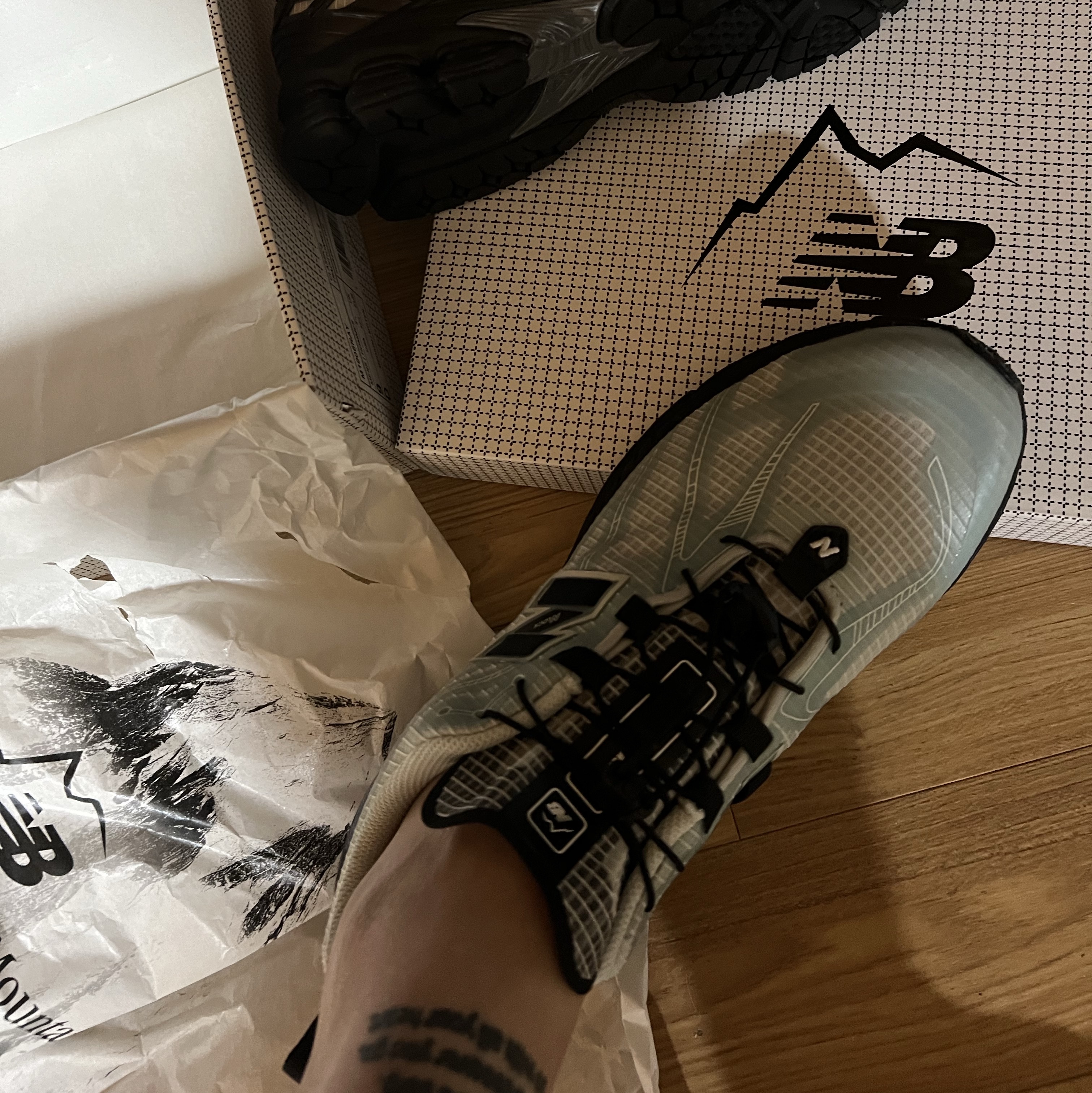 New Balance x Cayl 1906R Blue 착용 스타일