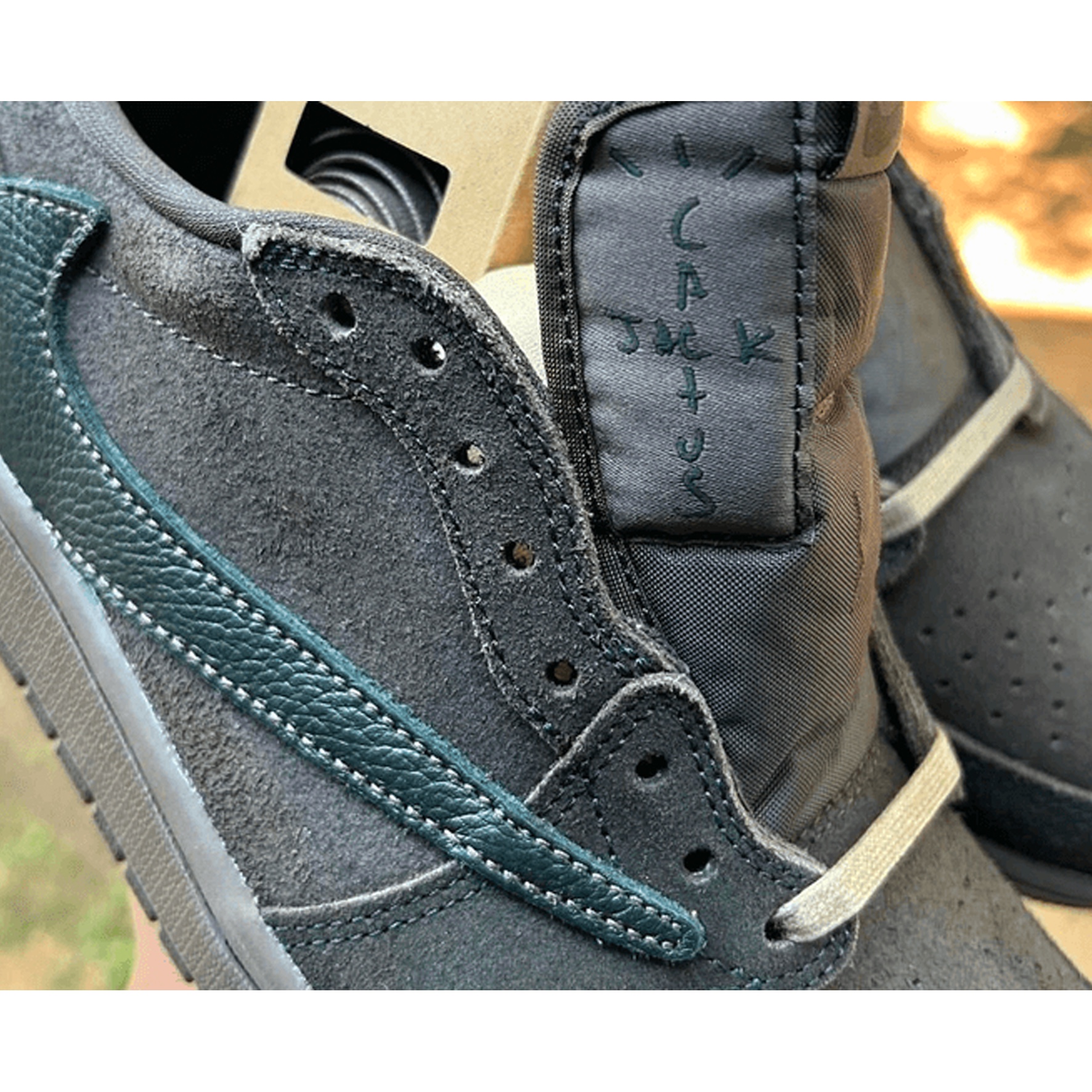 Jordan 4 x Travis Scott Retro Cactus Jack, Nike x Travis Scott Air Max 1 Cact.us Brown 착용 스타일 - 4