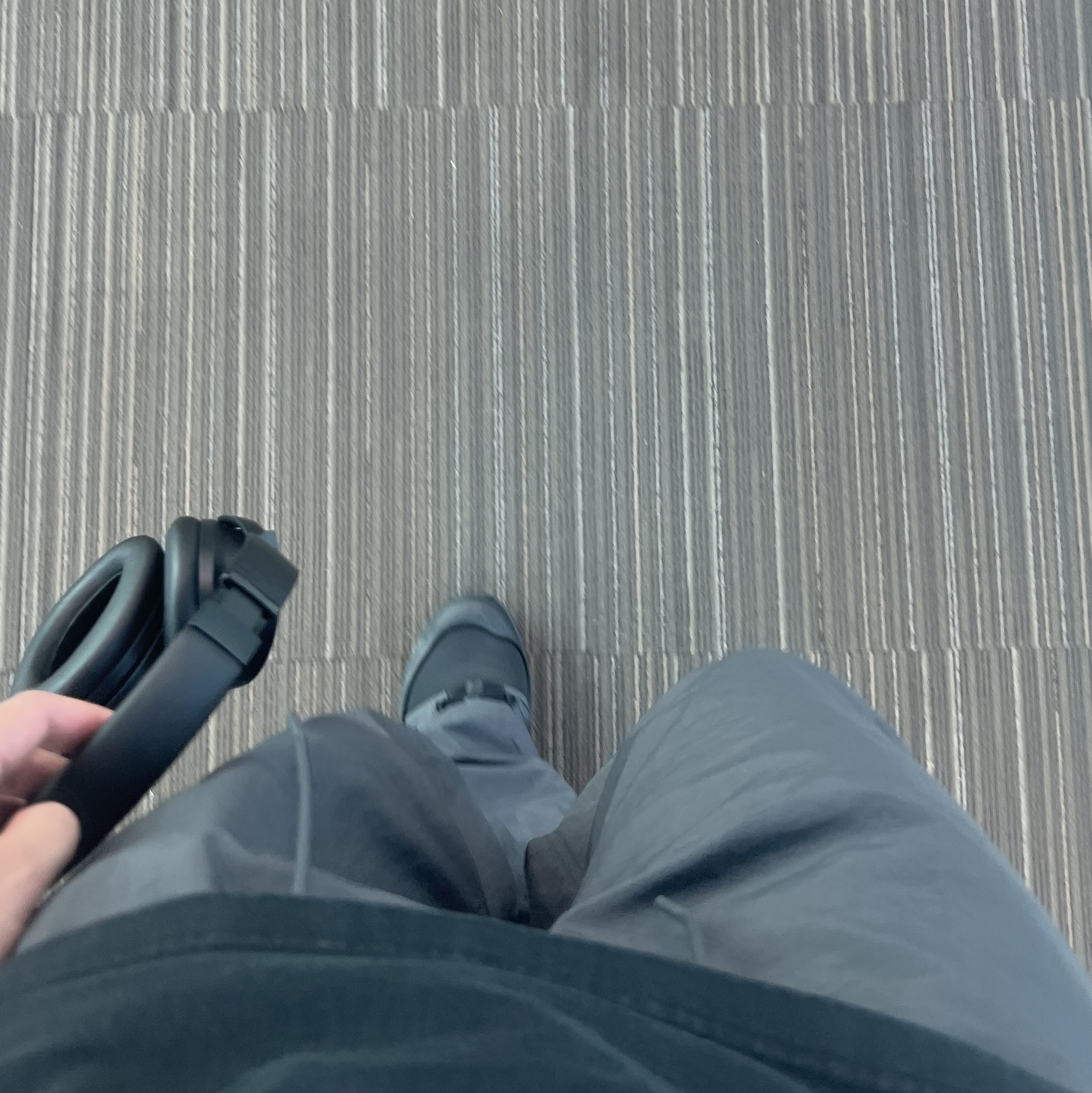 BOSE QC Triple Black (Korean Ver.), Salomon XT-6 Expanse Black Ebony 착용 스타일
