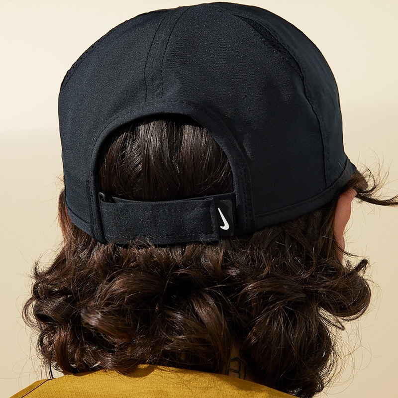 Nike Dri-Fit Club Unstructured Featherlight Cap Black 착용 스타일