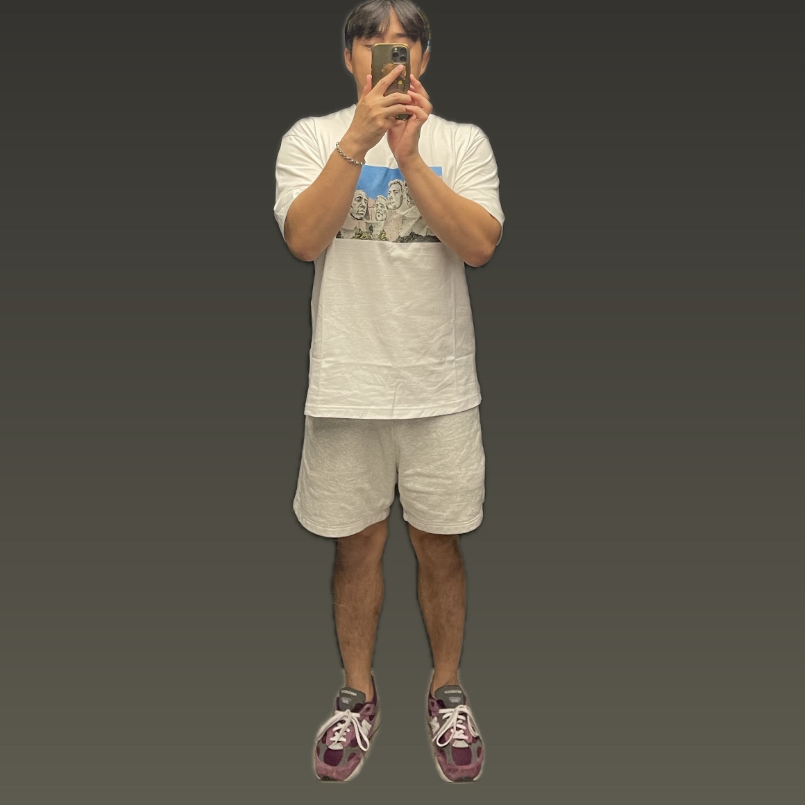 Palace Chiz Face T-Shirt White - 24SS, New Balance 992 Made in USA Maroon 착용 스타일
