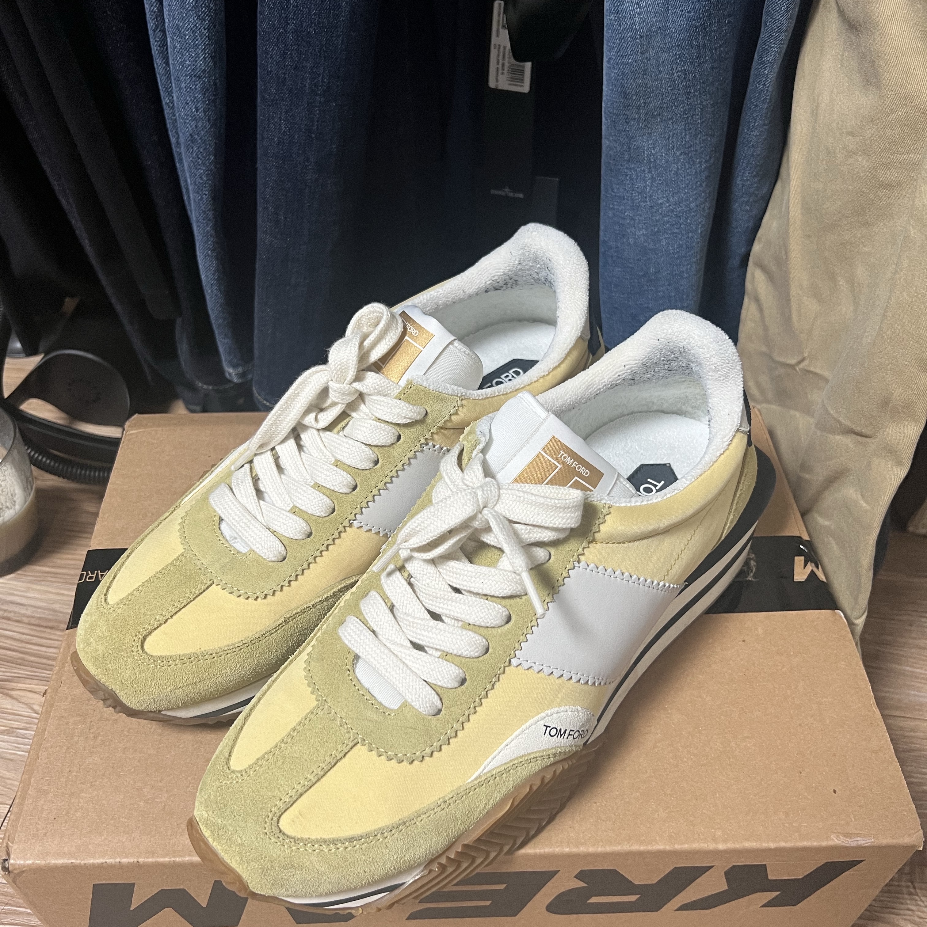 Tom Ford Suede Technical Fabric James Sneakers Khaki Military 착용 스타일 - 3