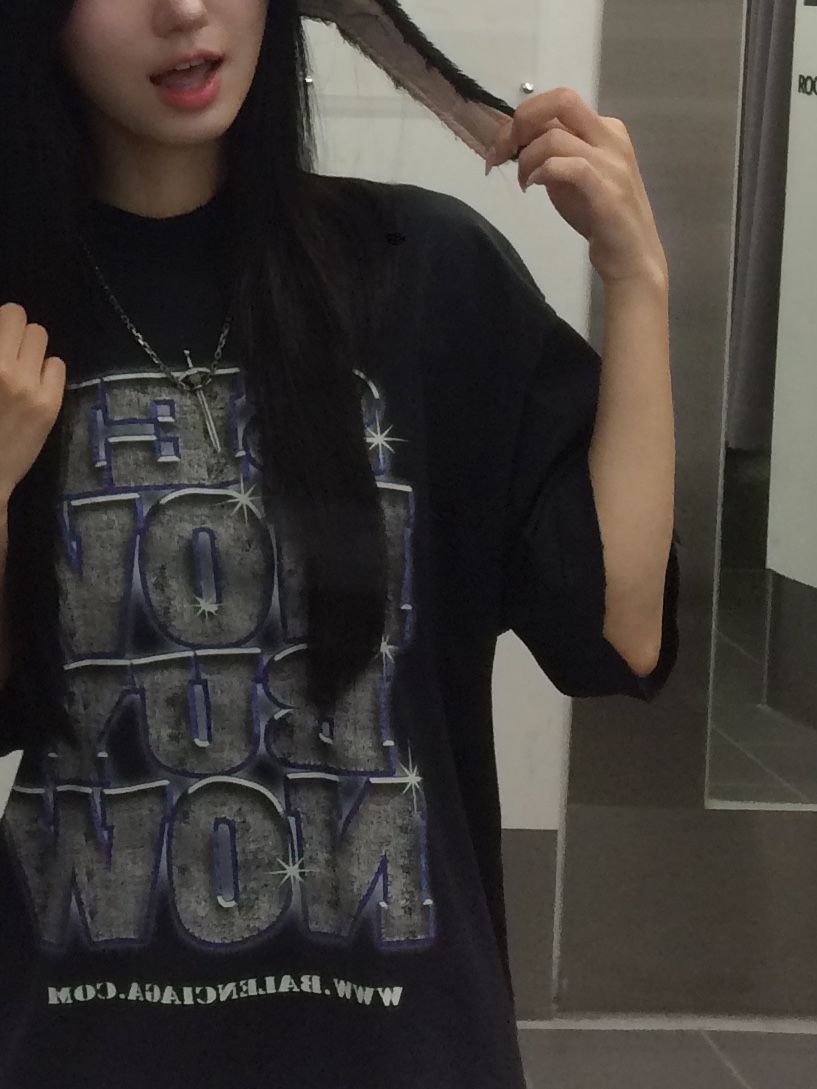 Balenciaga SNBN Inside Out Oversized T-Shirt Black, (W) Balenciaga 3XL Sneakers Light Beige 착용 스타일 - 4