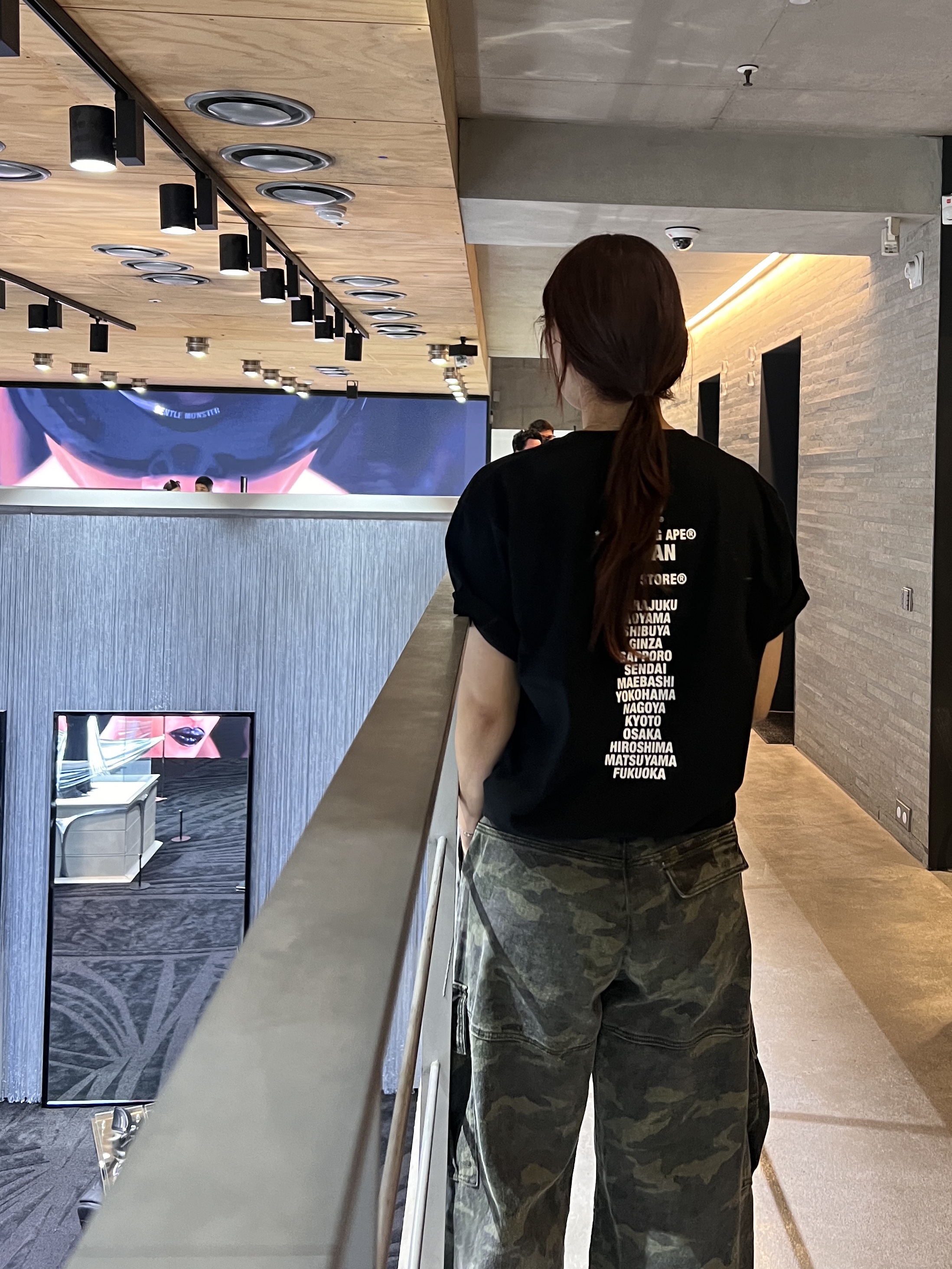 BAPE Japan Ape Head T-Shirt Black 착용 스타일 - 3