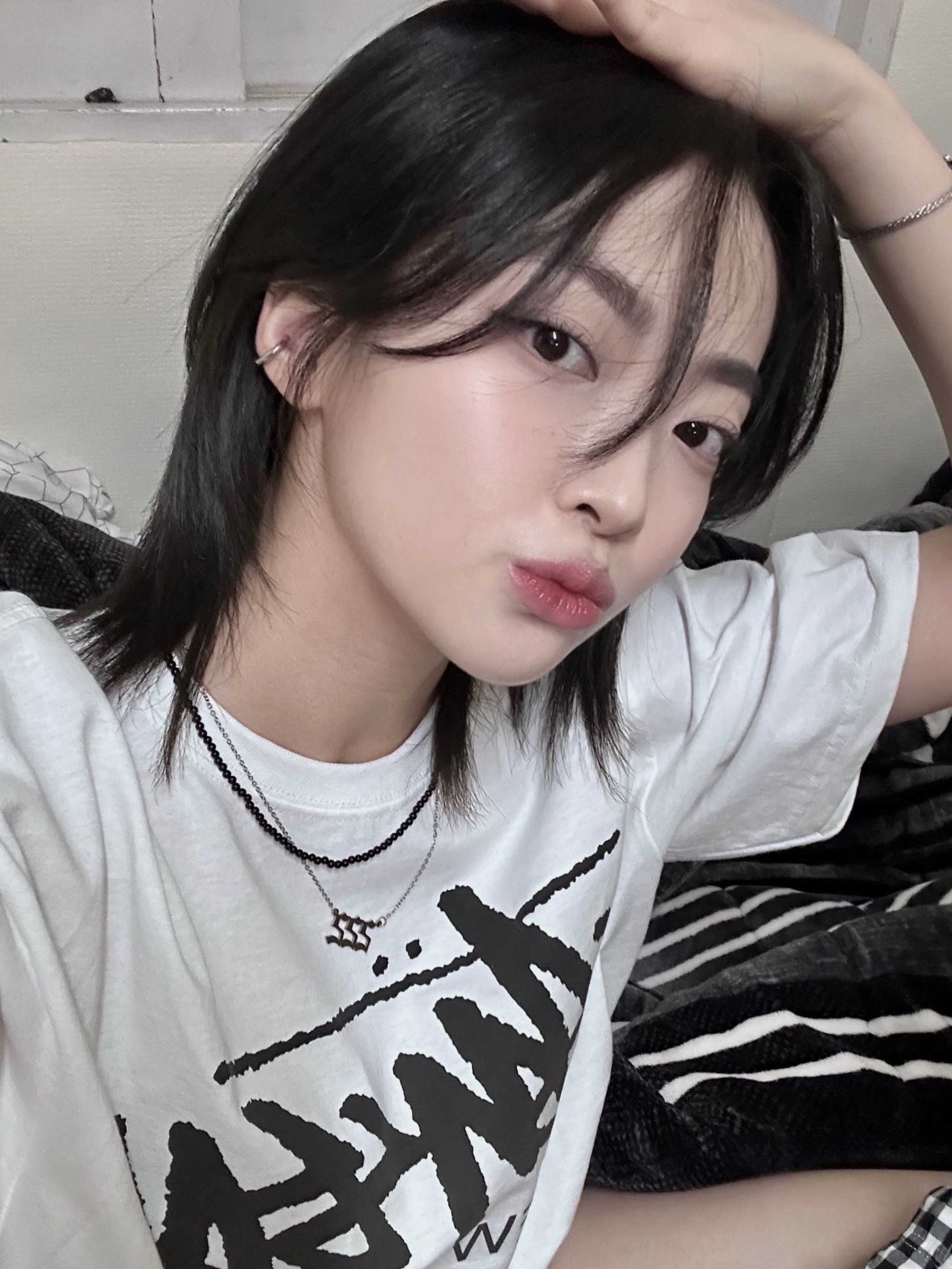 Stussy World Tour T-Shirt White 2024,2025 착용 스타일 - 2