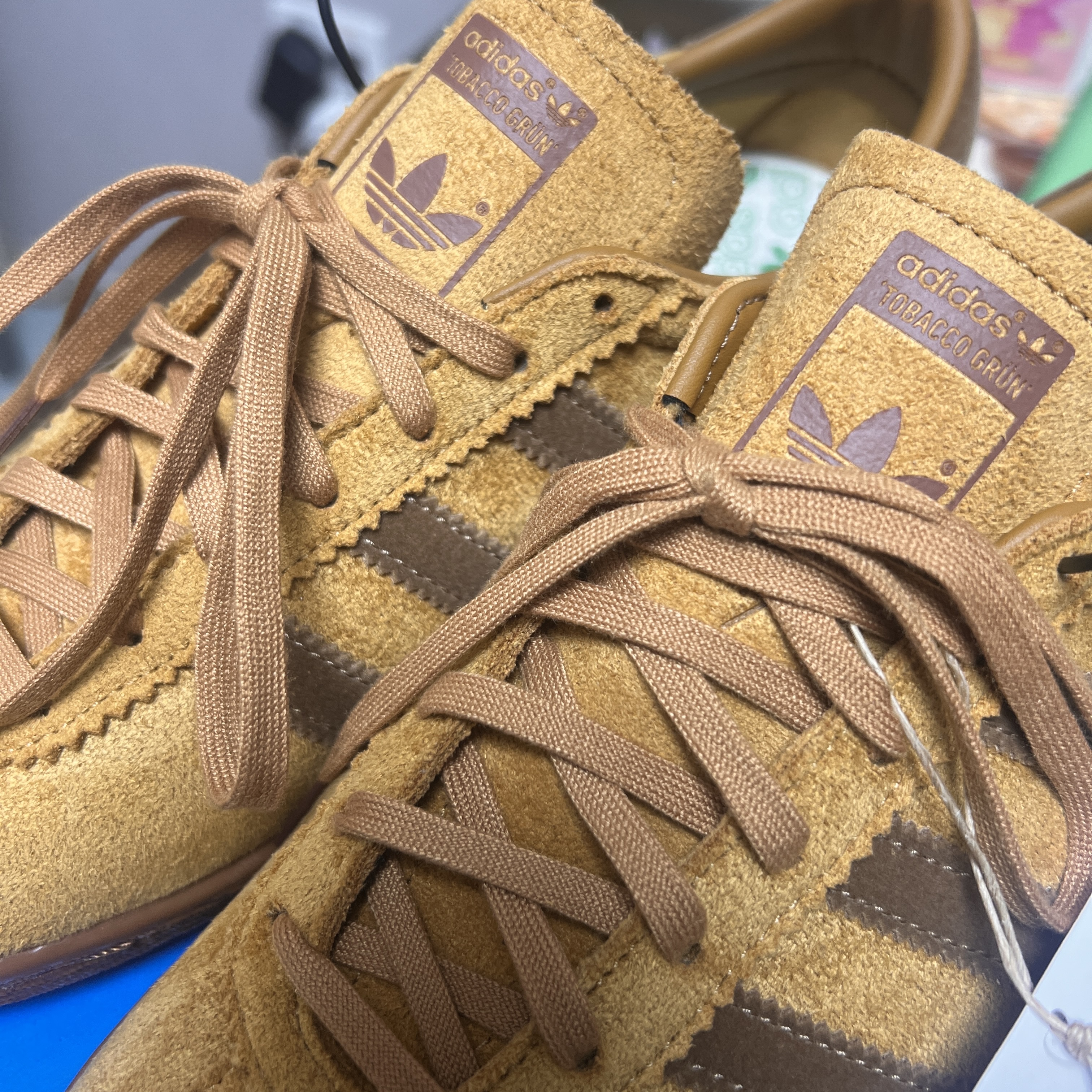 Adidas Tobacco Gruen Mesa Brown Desert, (W) Nike Air Force 1 '07 WB Flax Wheat 착용 스타일 - 2