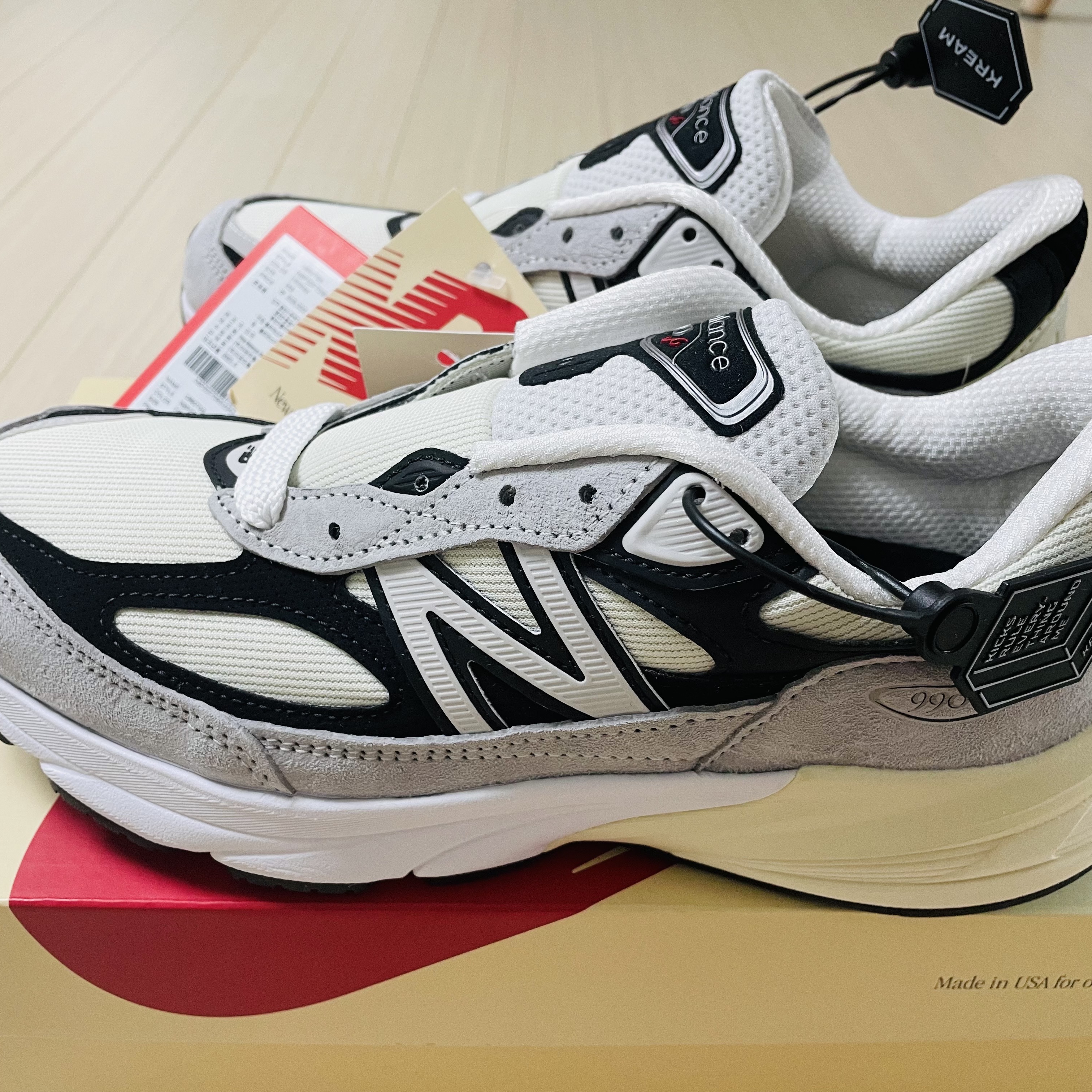 New Balance 990v6 Made in USA Grey Black 착용 스타일 - 2