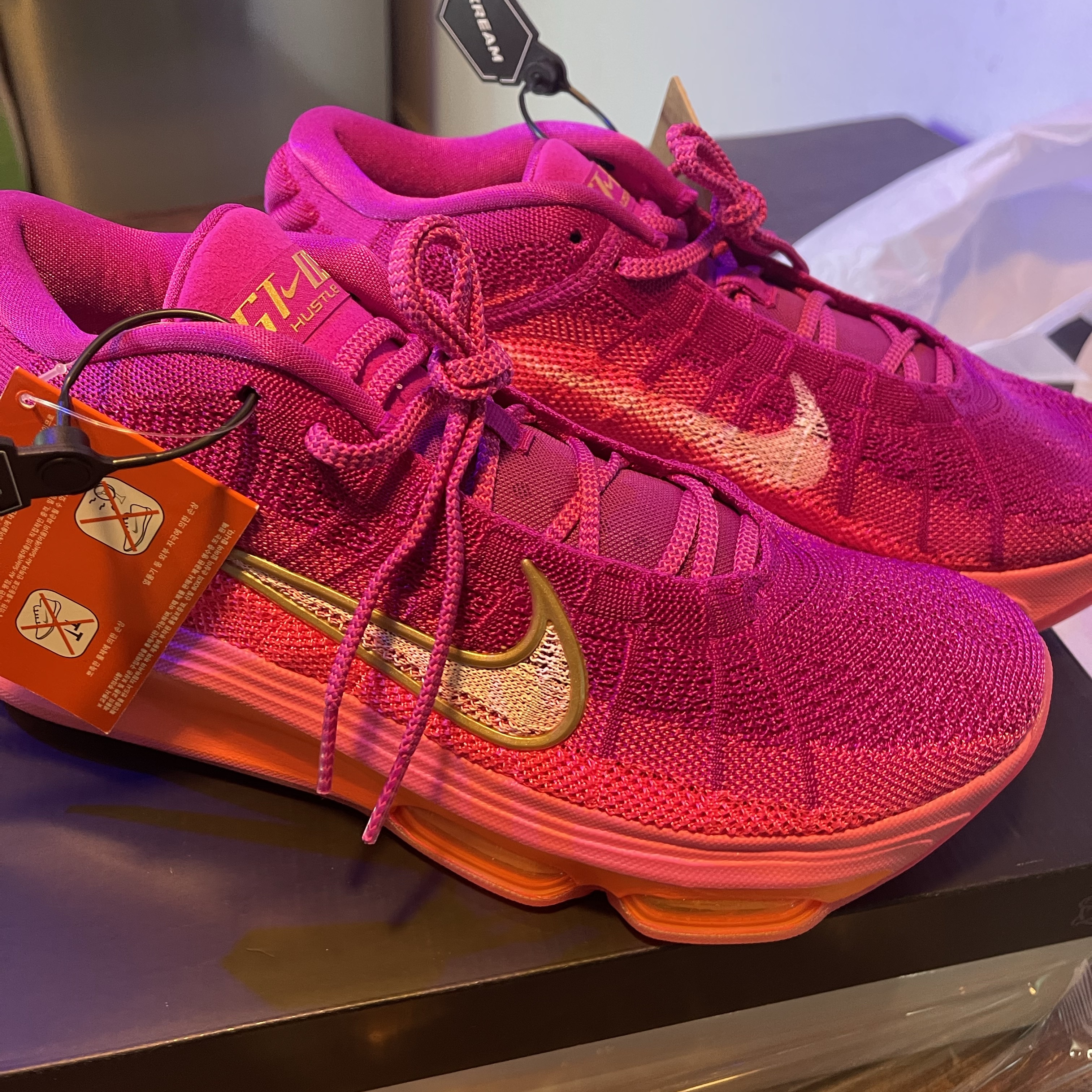 Nike Air Zoom G.T. Hustle 3 EP Hyper Pink 착용 스타일