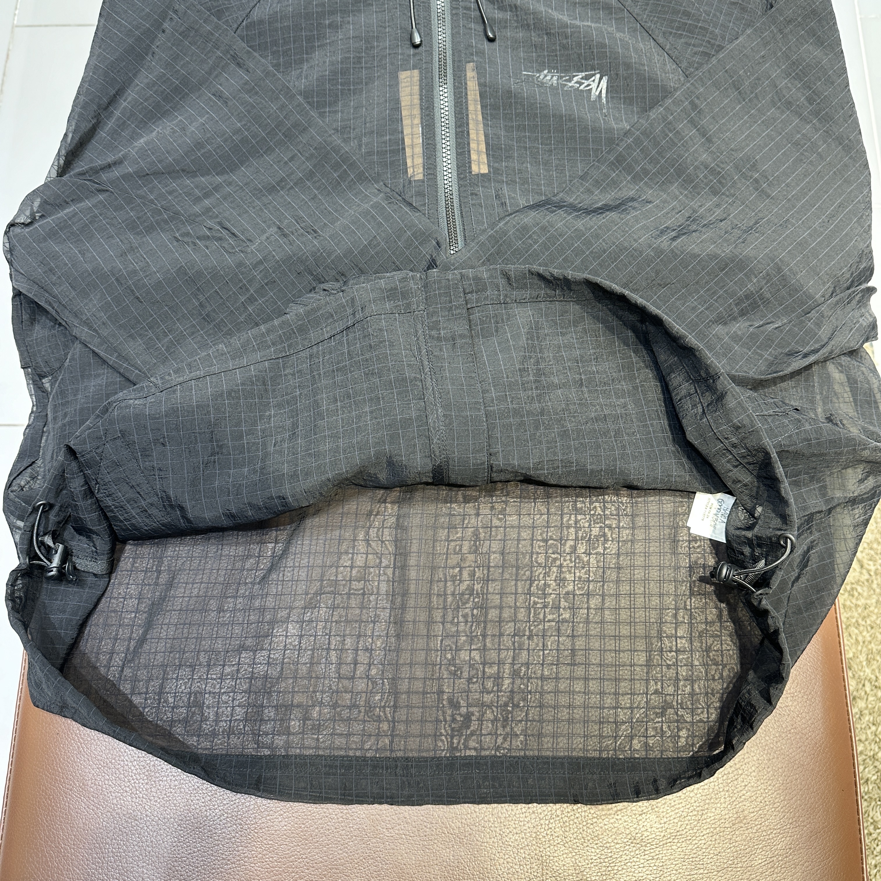 Stussy Beach Shell Transparent Ripstop Black 착용 스타일 - 3