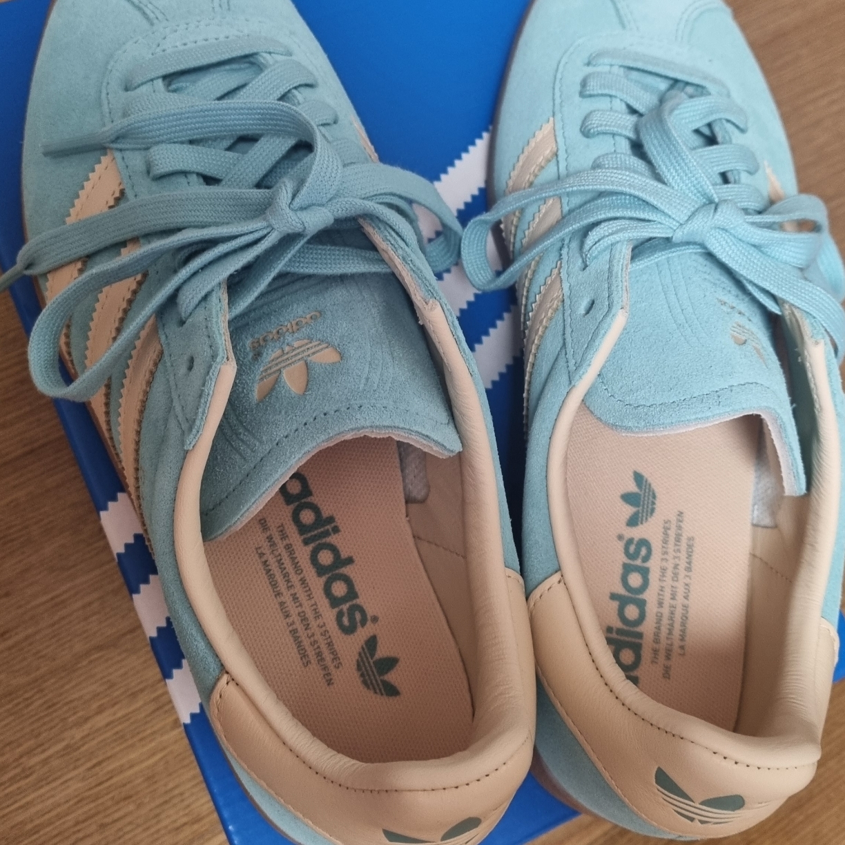 Adidas Gazelle 85 Easy Mint Crystal Sand 착용 스타일 - 2