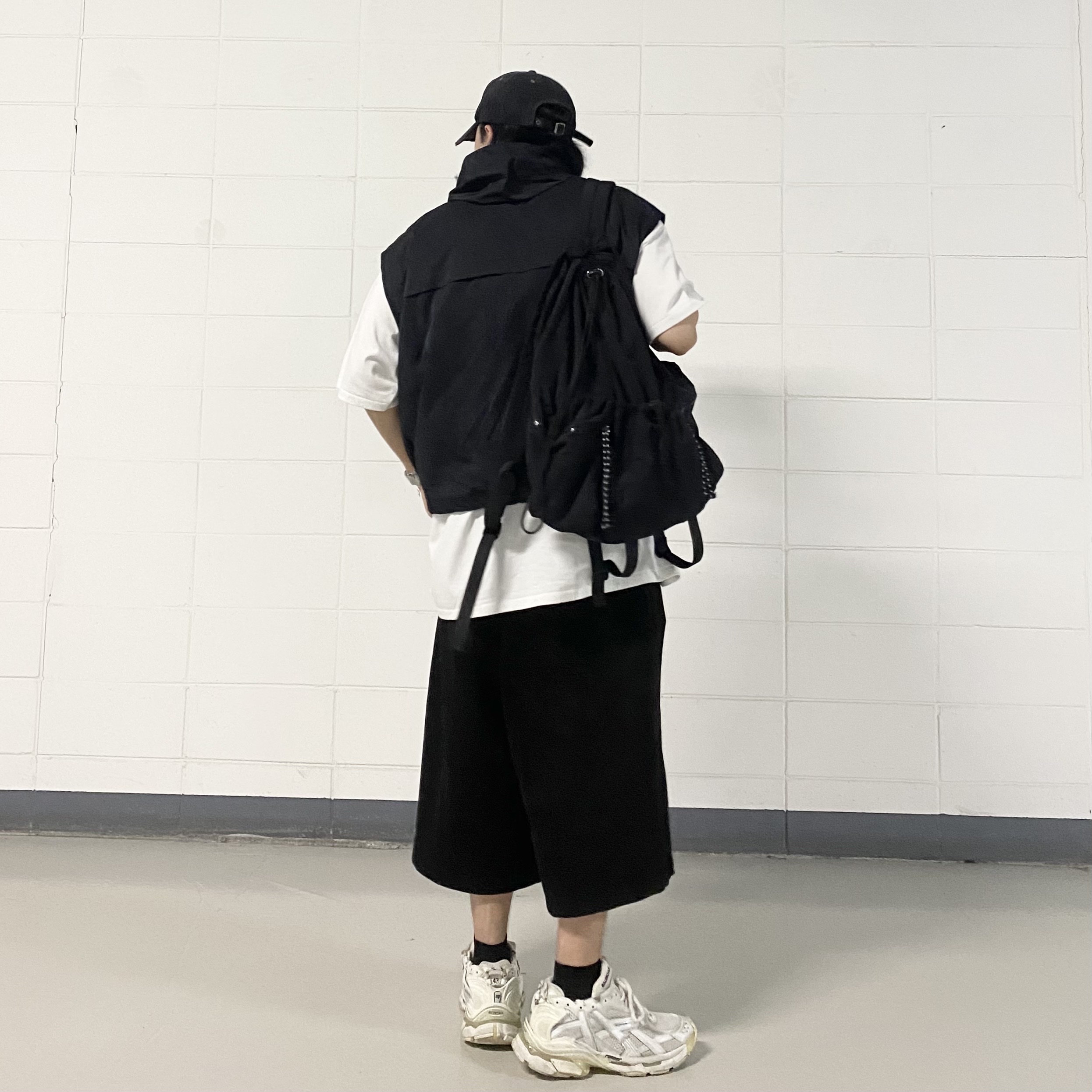 Balenciaga Runner Sneakers White, BAPE 1st Camo Katakana T-Shirts White Yellow 착용 스타일 - 3