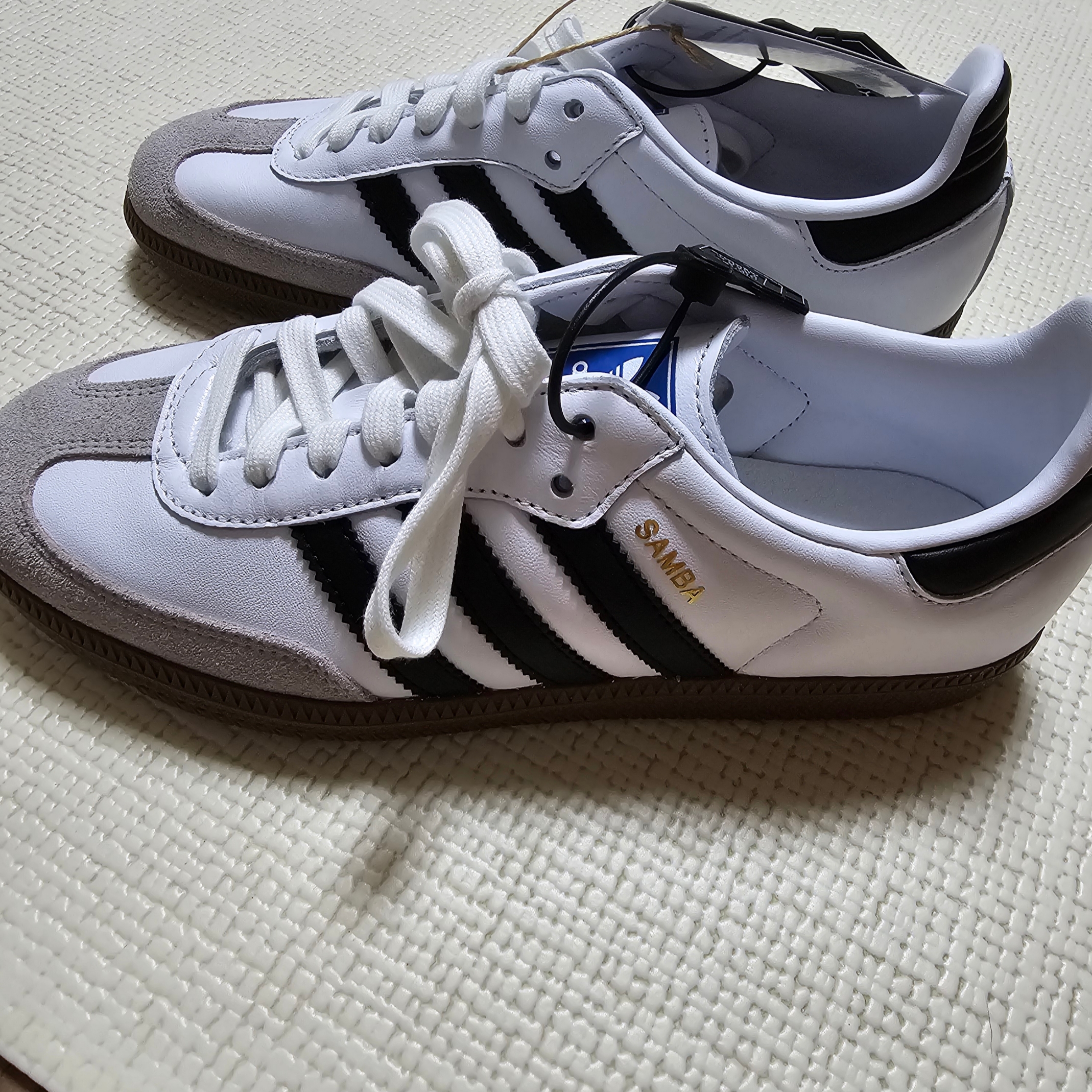 Adidas Samba OG Cloud White 착용 스타일