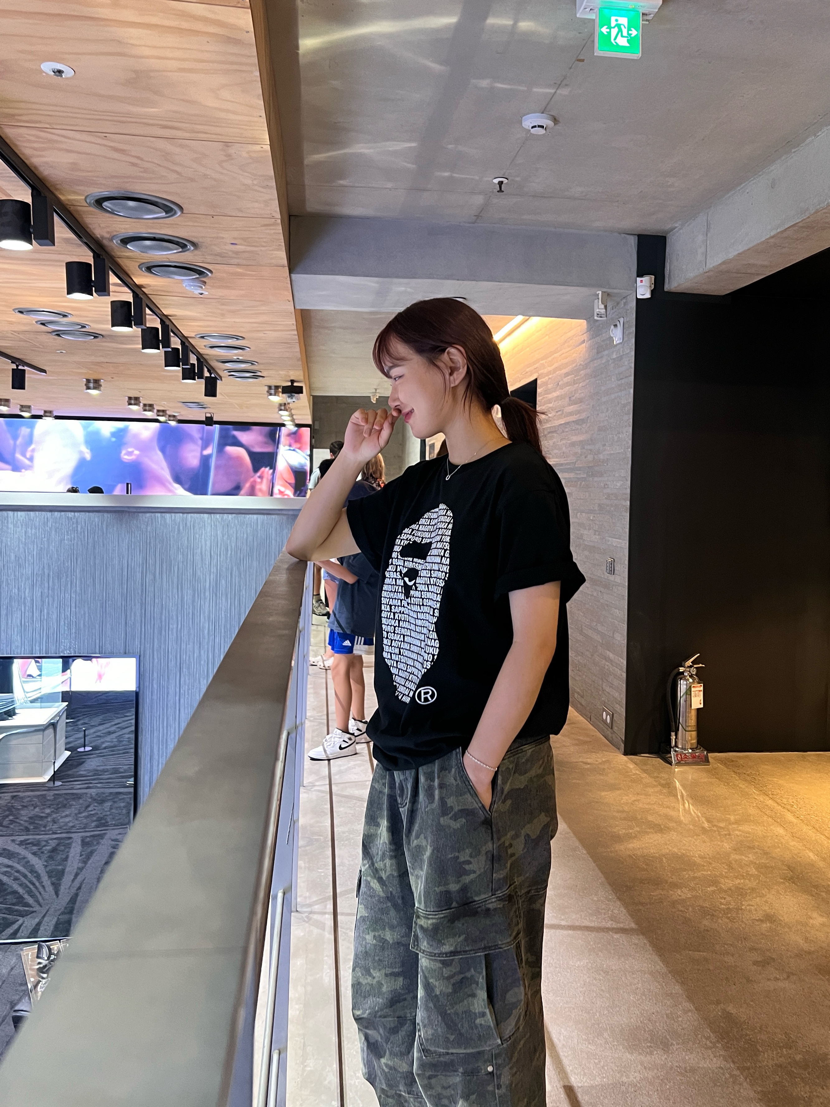 BAPE Japan Ape Head T-Shirt Black 착용 스타일 - 2