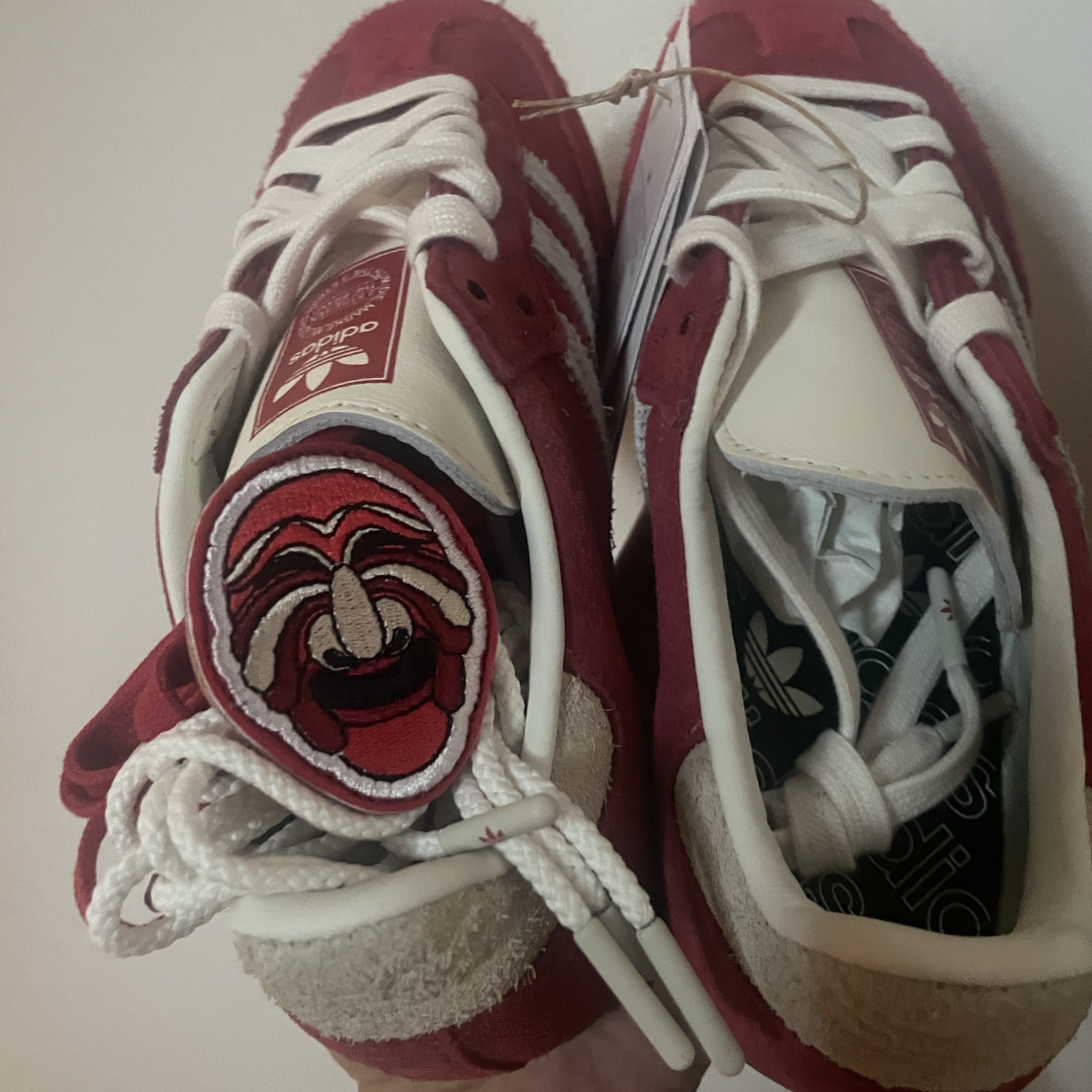 Adidas Samba OG Tal Better Scarlet Off White 착용 스타일 - 3