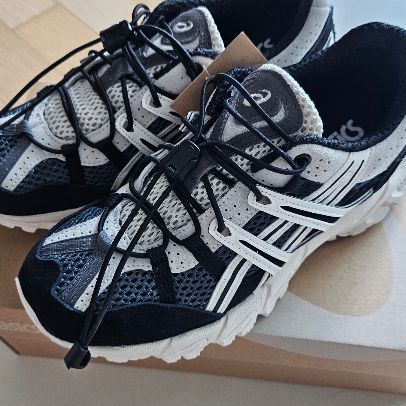 Asics Unlimited Gel-Sonoma 15-50 Carrier Grey White Alyssum 착용 스타일