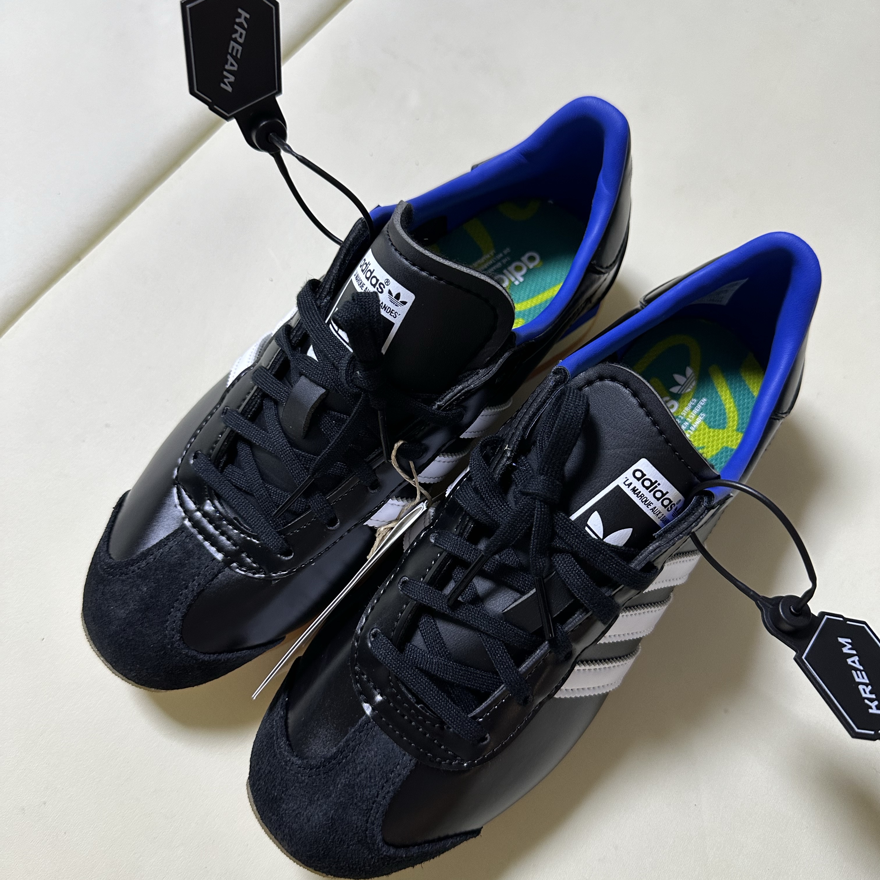 Adidas x Yeseyesee Country OG Core Black Cloud White 착용 스타일 - 2