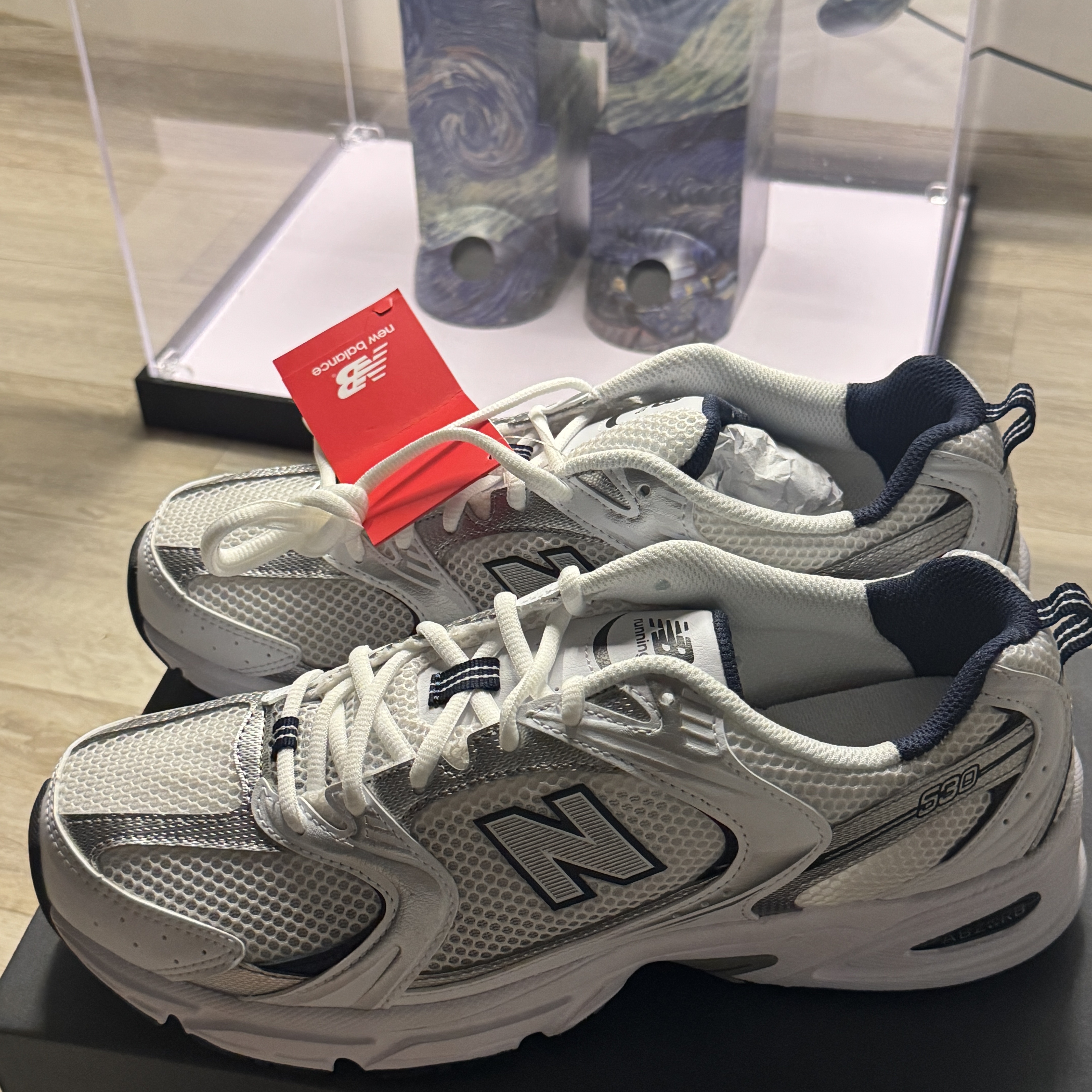 New Balance 530 Steel Grey 착용 스타일 - 1