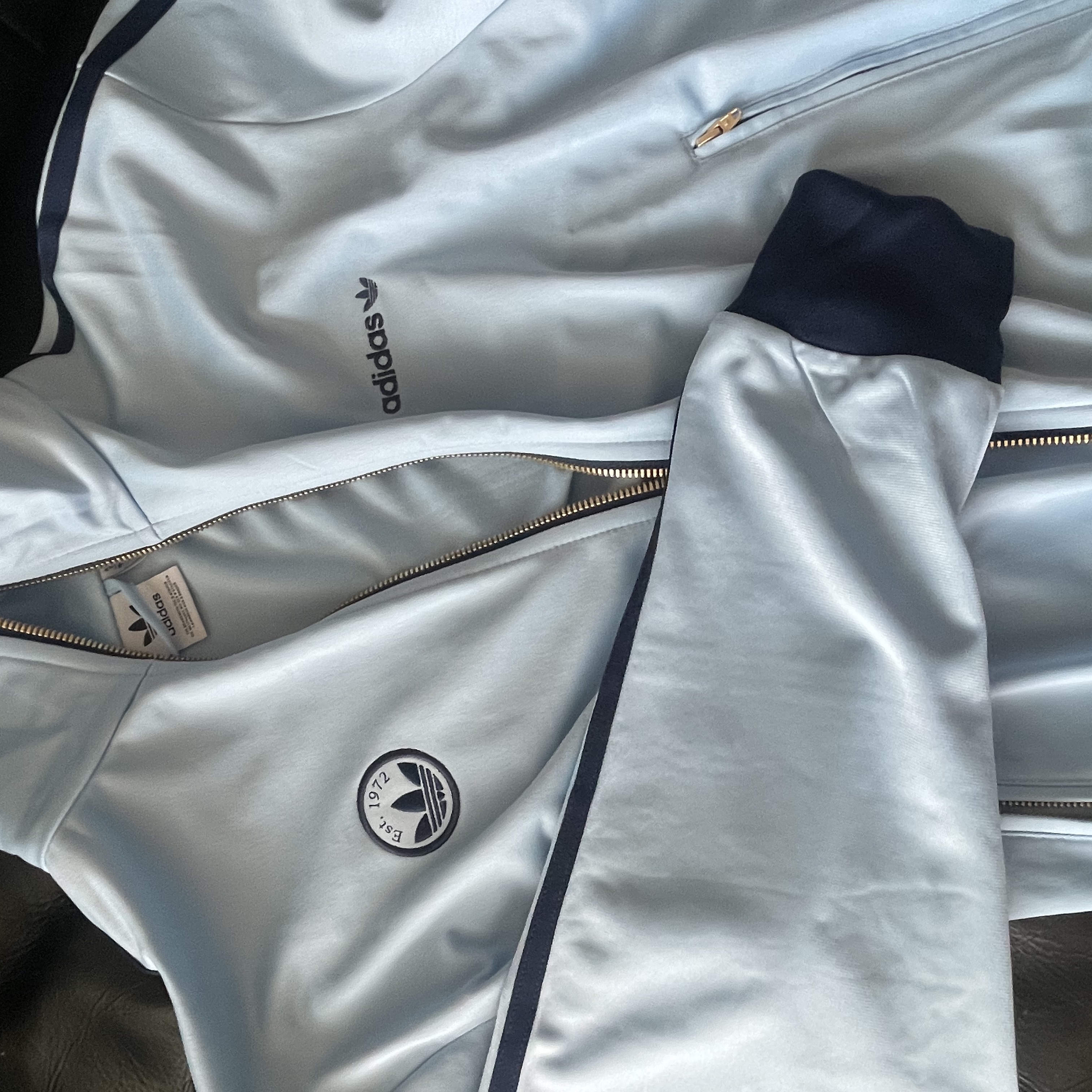 (W) Adidas Firebird Badge Track Top Clear Sky - KR Sizing 착용 스타일