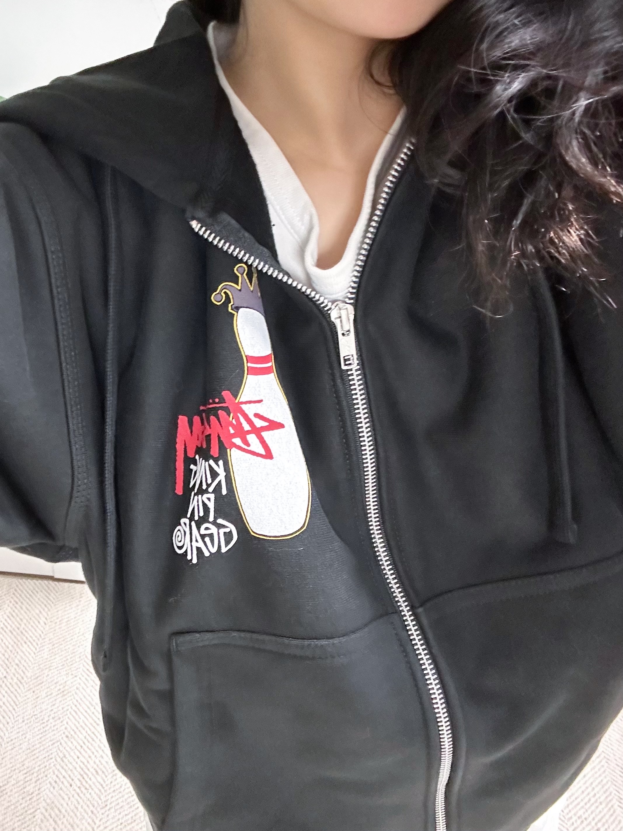 Stussy Kingpin Zip Hoodie Black 착용 스타일 - 2