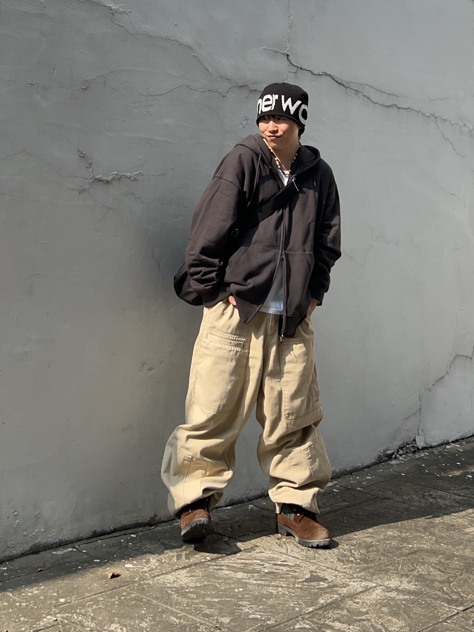 Timberland x Thisisneverthat 6 inch Boot Brown - Wide, Netherworld Fish Eye Beanie Black 착용 스타일 - 3