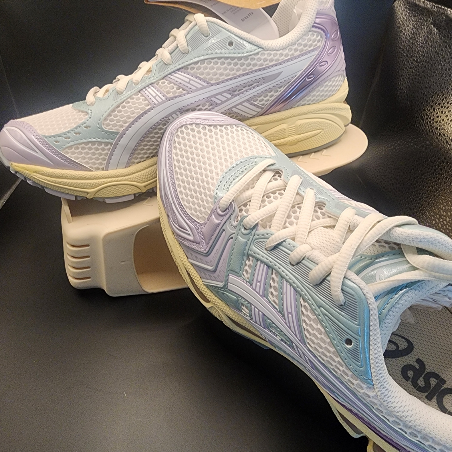 Asics Gel-Kayano 14 Cream Dusk Violet 착용 스타일 - 5