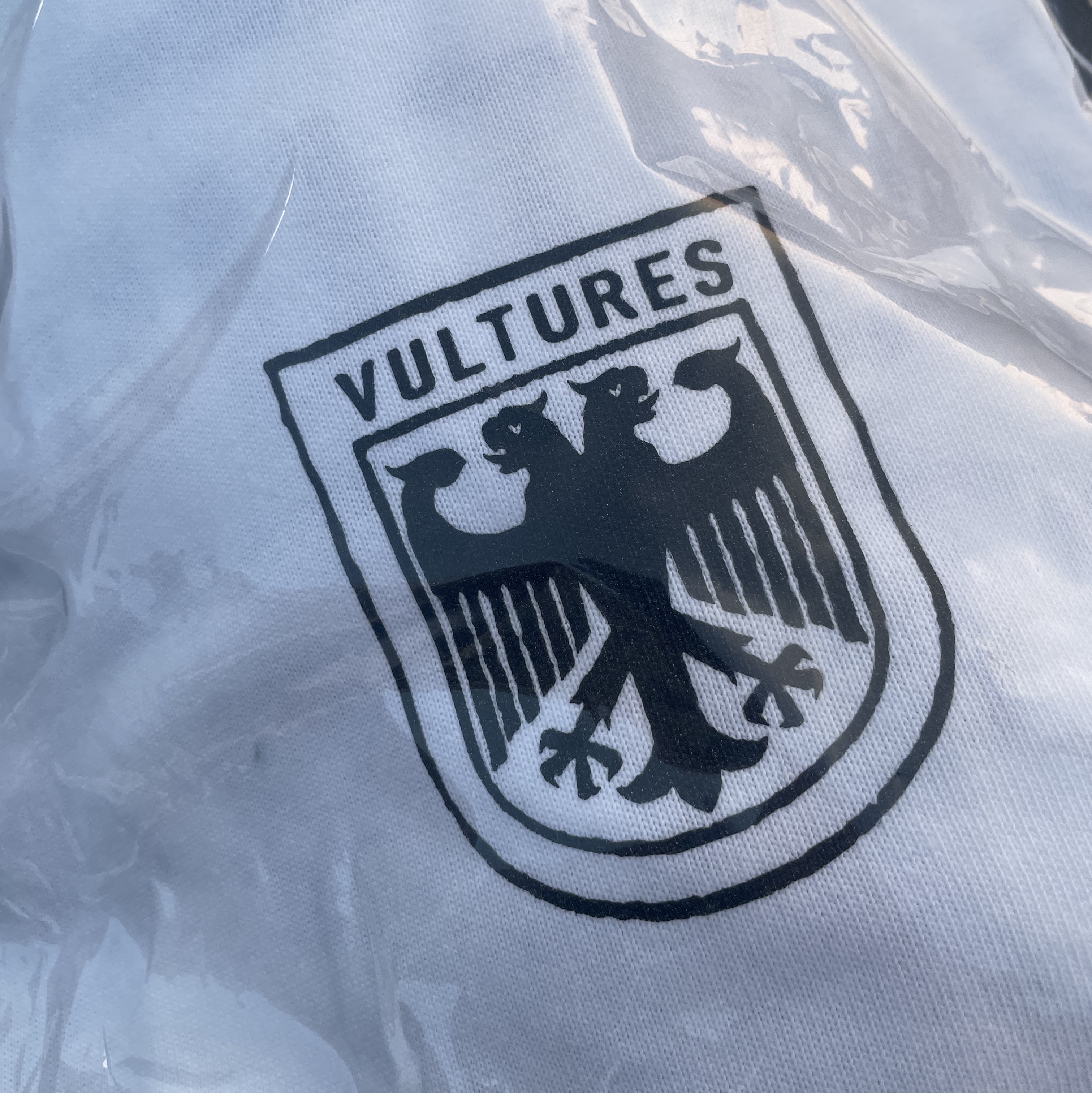 Yeezy Vultures Box T-Shirt White 착용 스타일