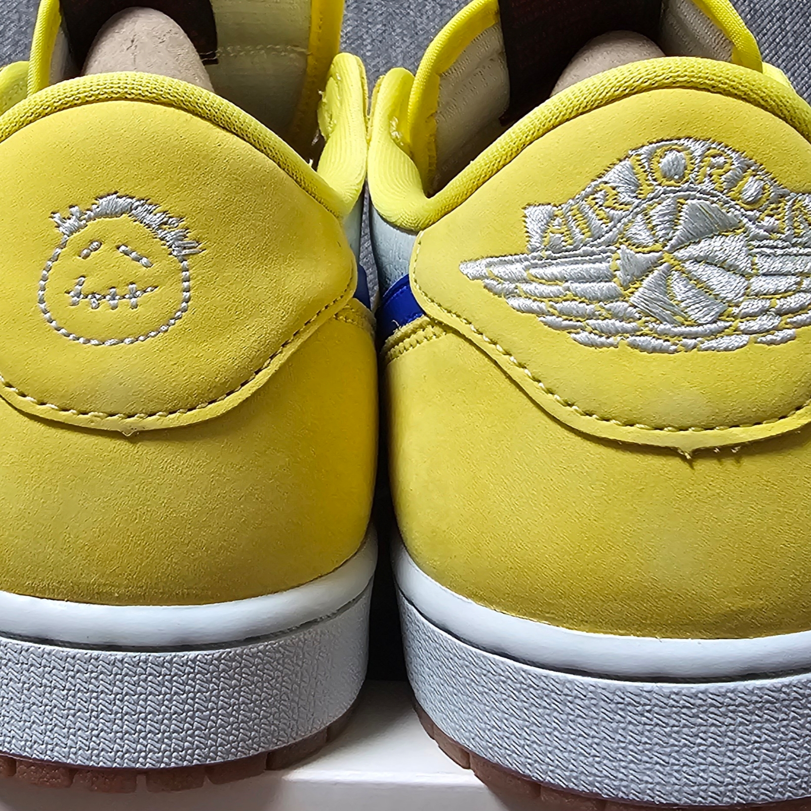 (W) Jordan 1 x Travis Scott Retro Low OG SP Canary 착용 스타일 - 3