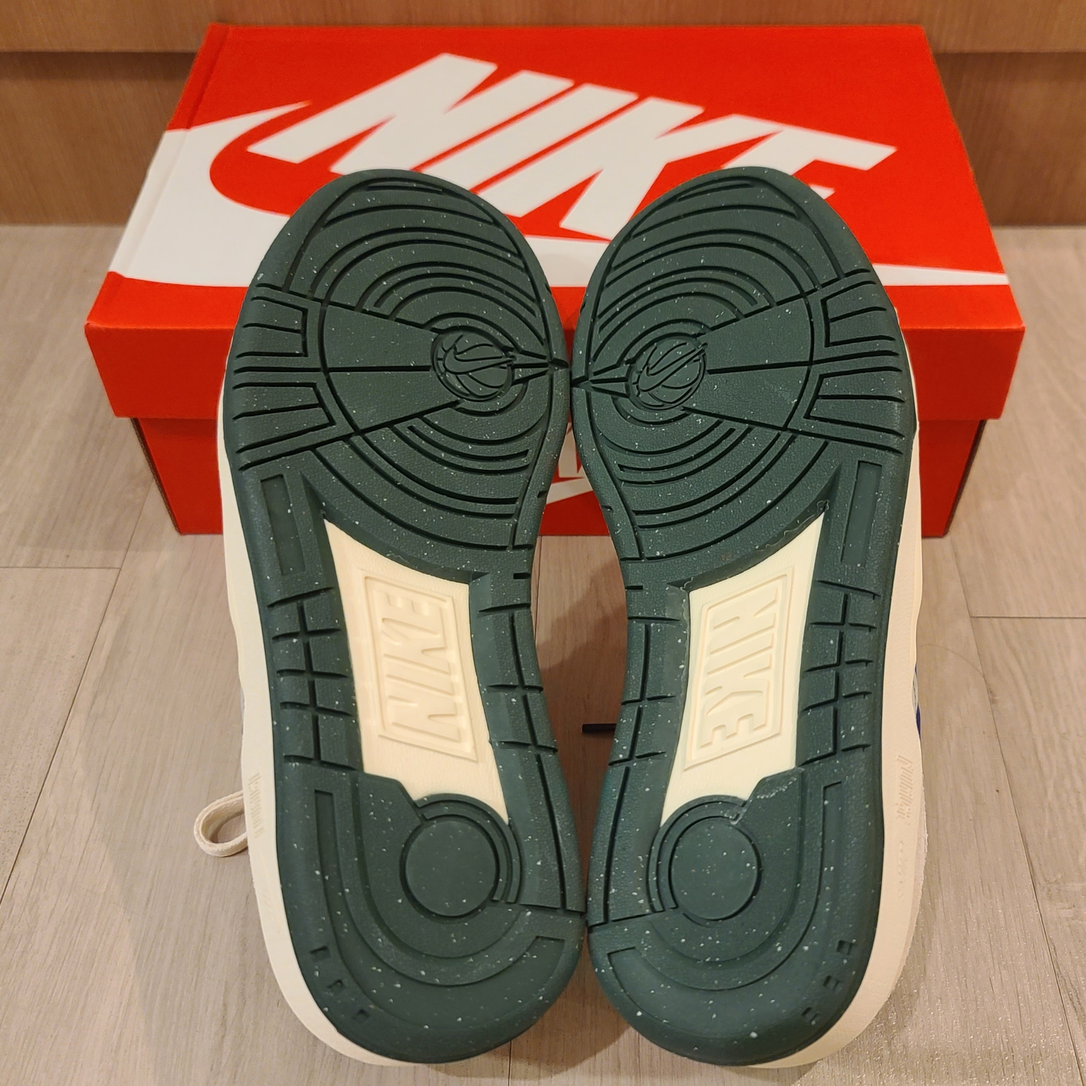 Nike Full Force Low White Light Iron Ore 착용 스타일 - 5