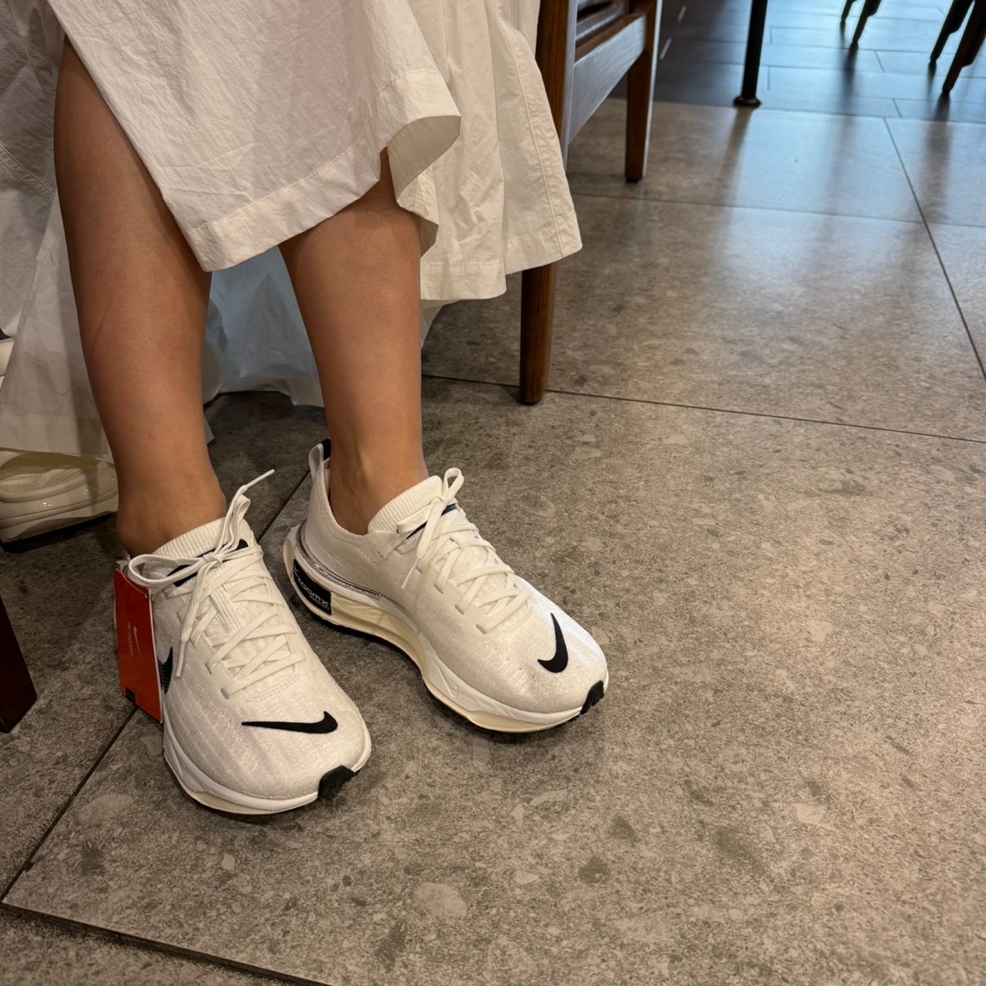 (W) Nike ZoomX Invincible Run Flyknit 3 Summit White Sail 착용 스타일